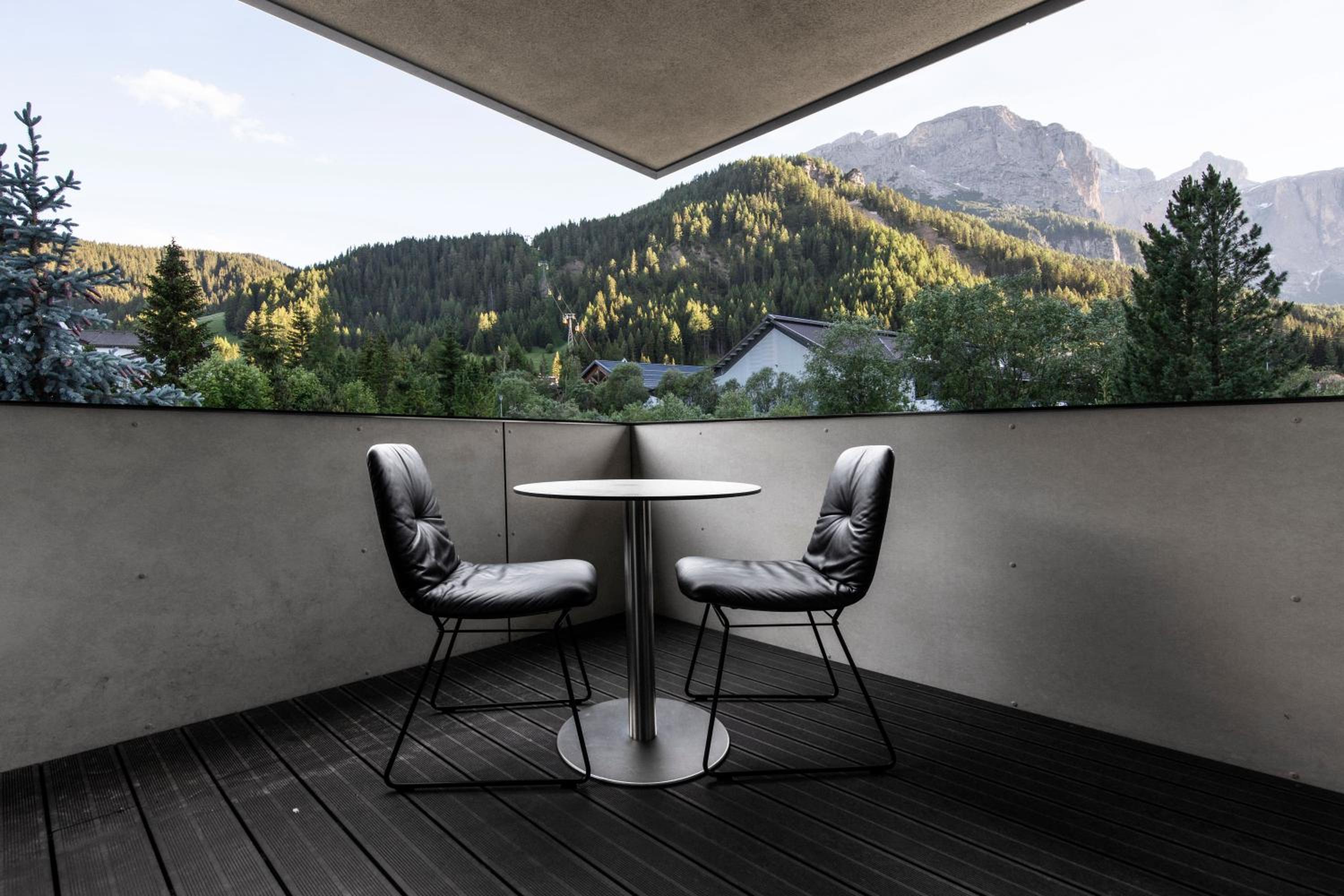 Deluxe Double Room with Balcony photo 3