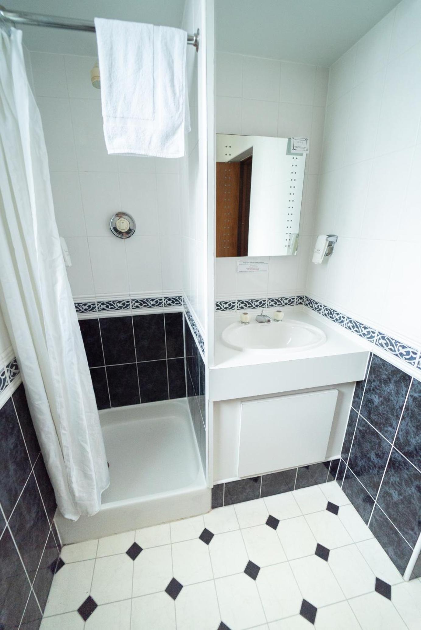 Single Room with Shower photo 2