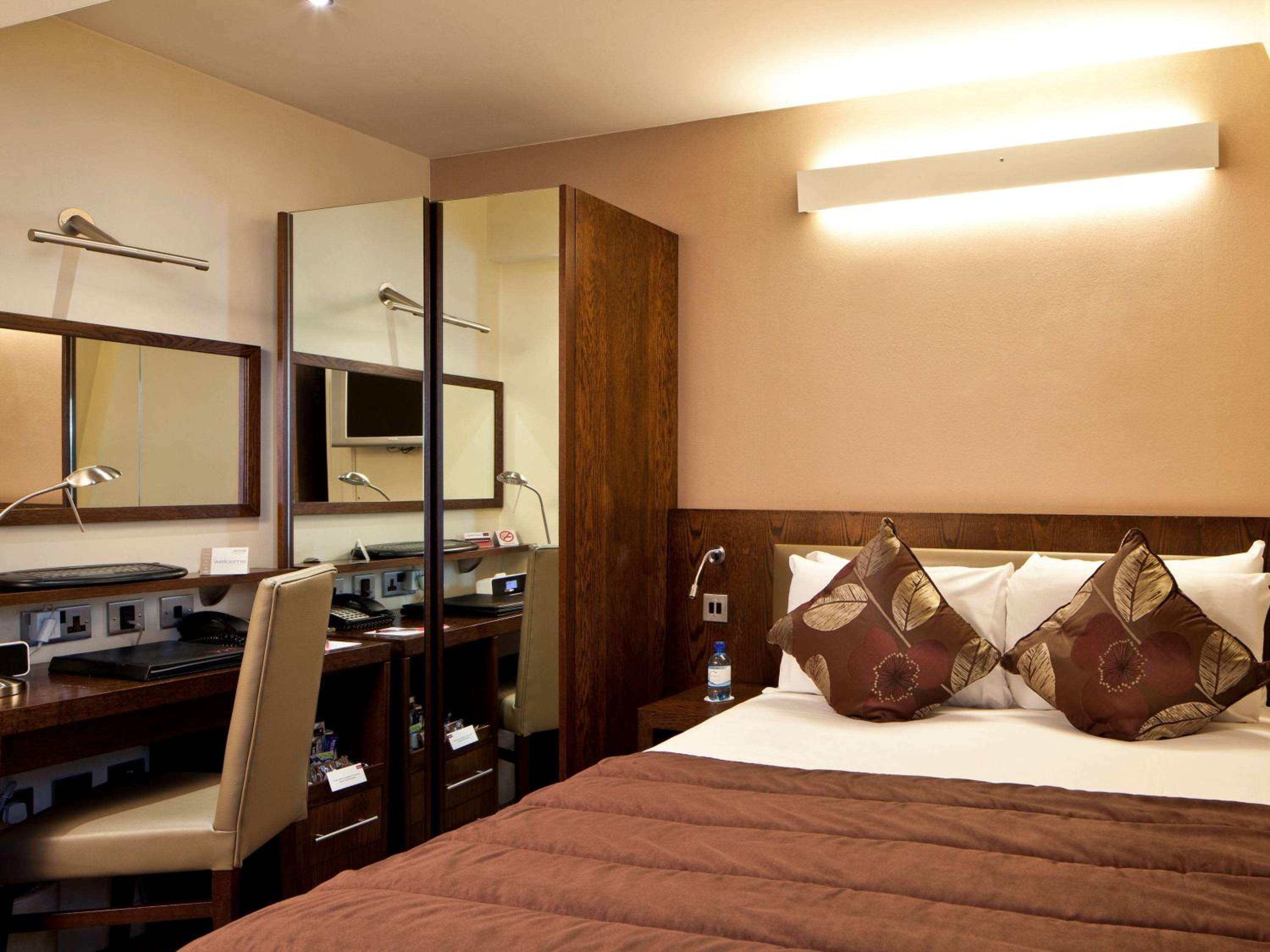Small Double Room thumbnail 6