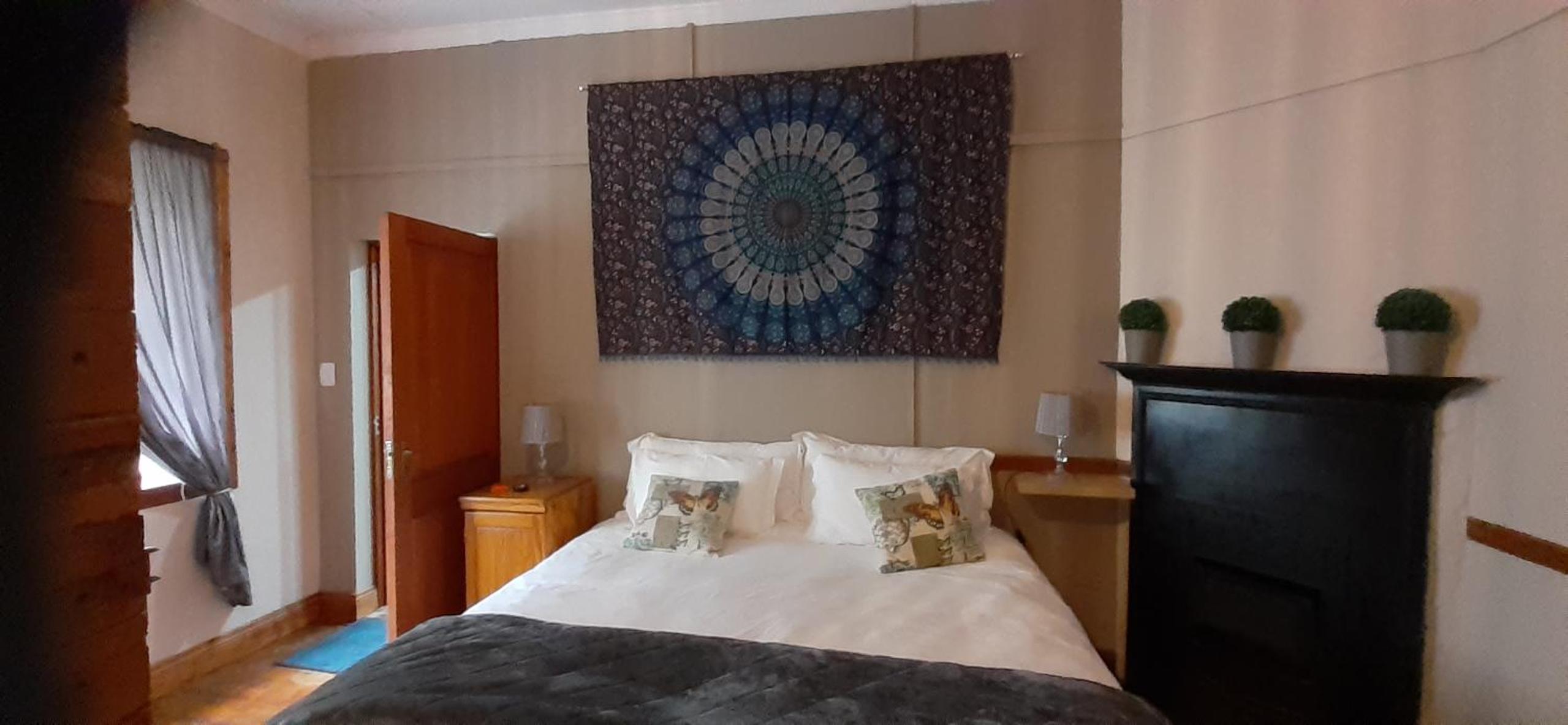 Four-Bedroom House - Photo 18
