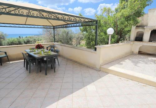 Villa photo 2
