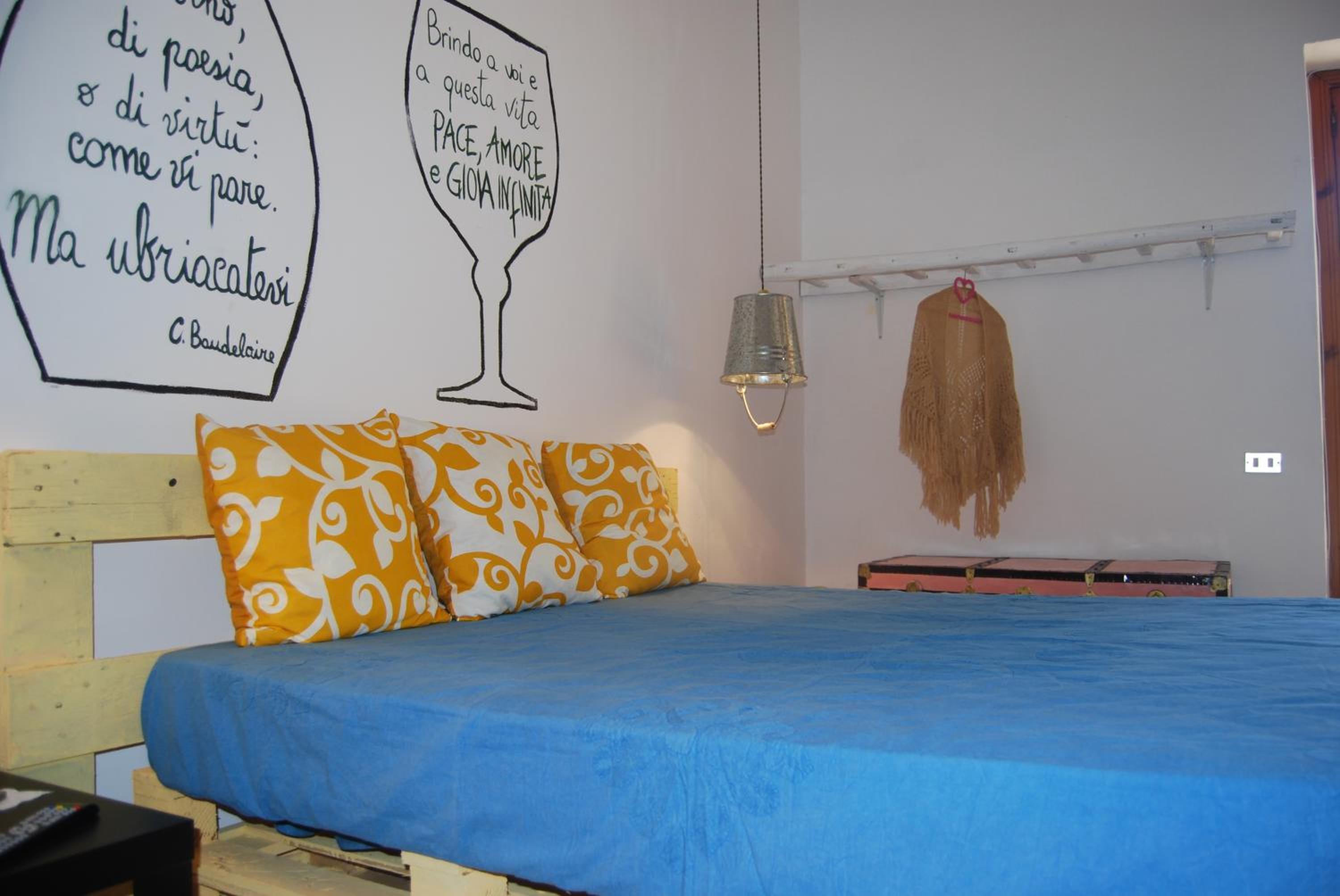 One-Bedroom House photo 1