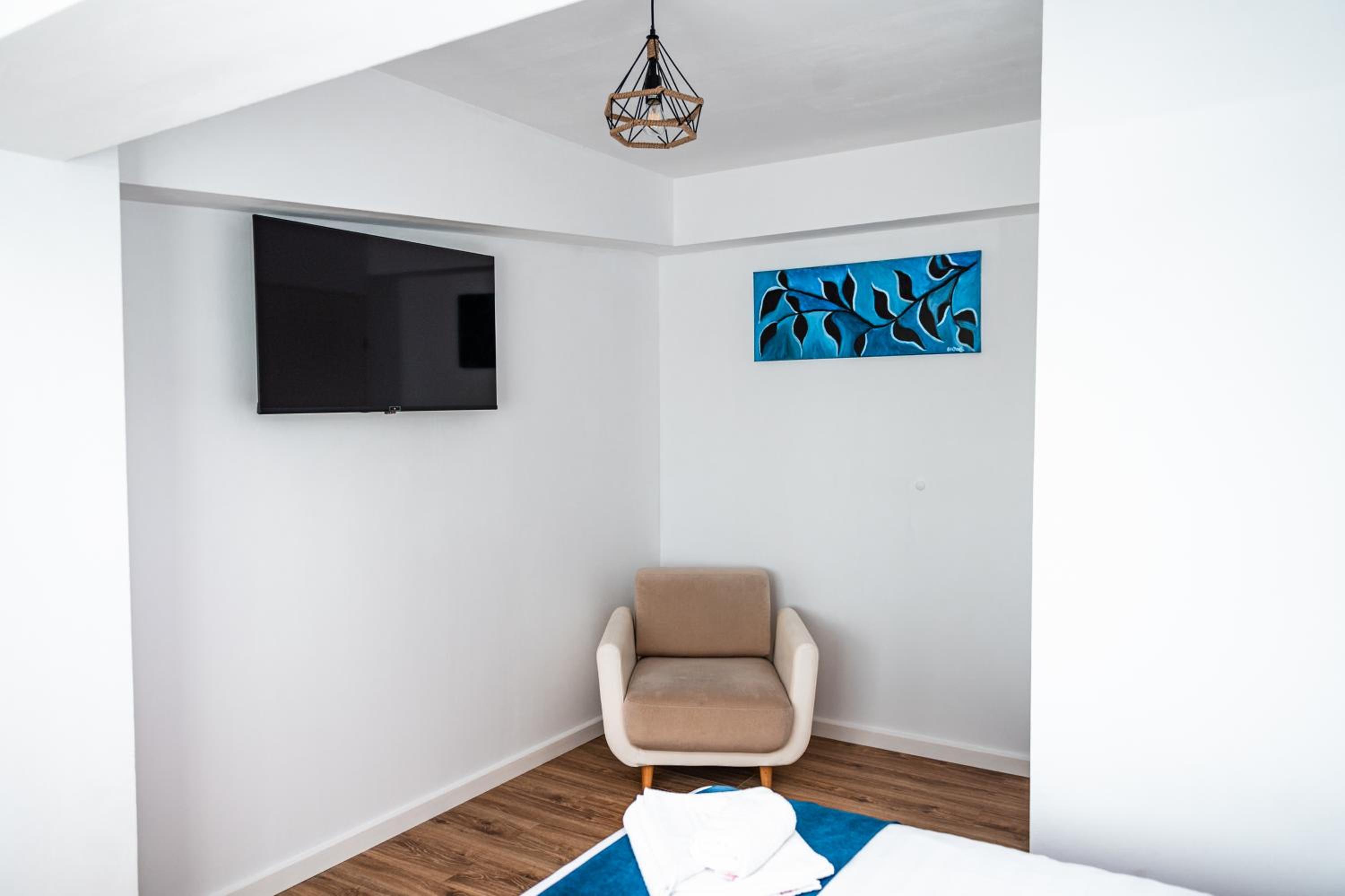 Two-Bedroom Apartment - Photo 9