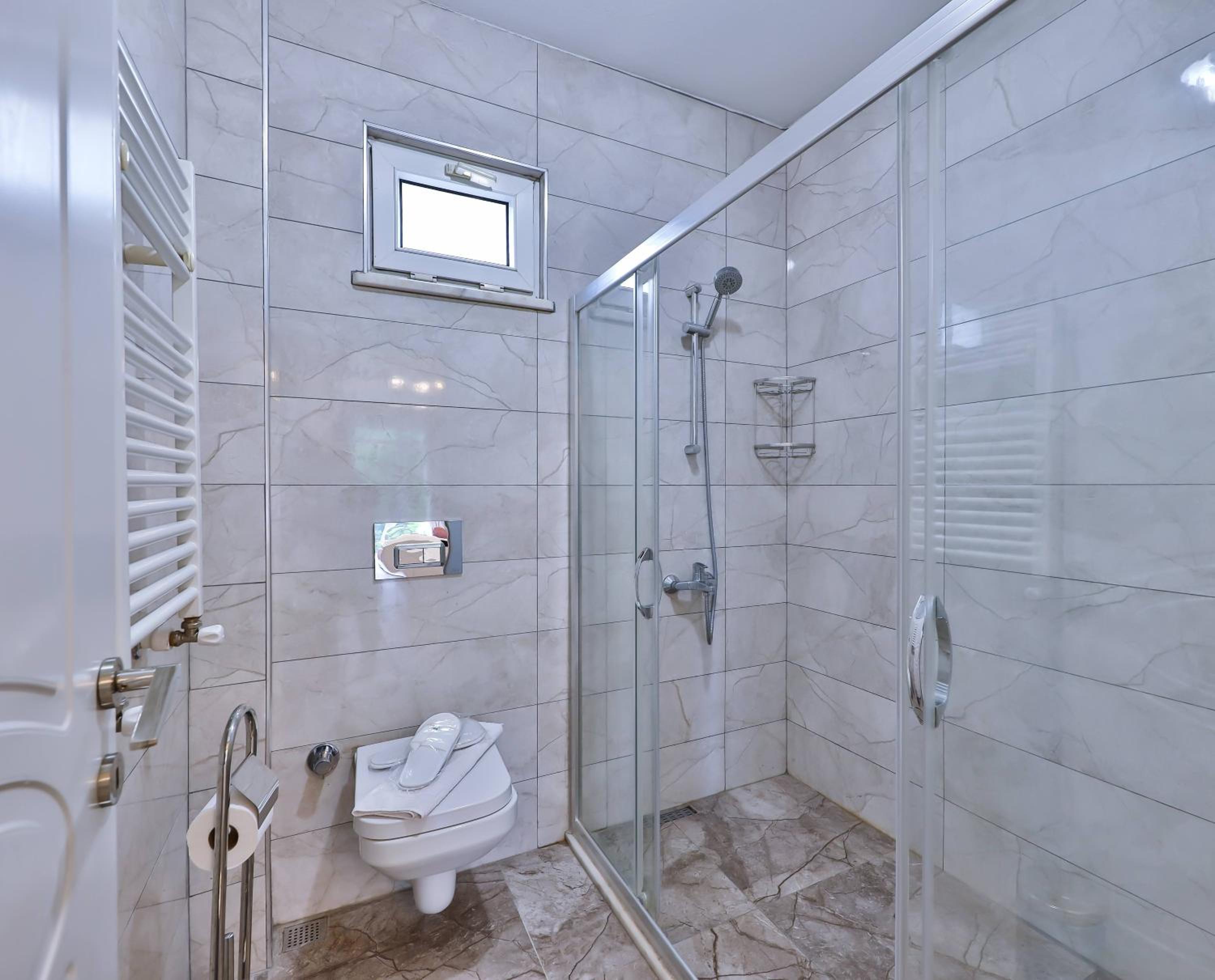Deluxe Room with Hot Tub and Fireplace photo 3