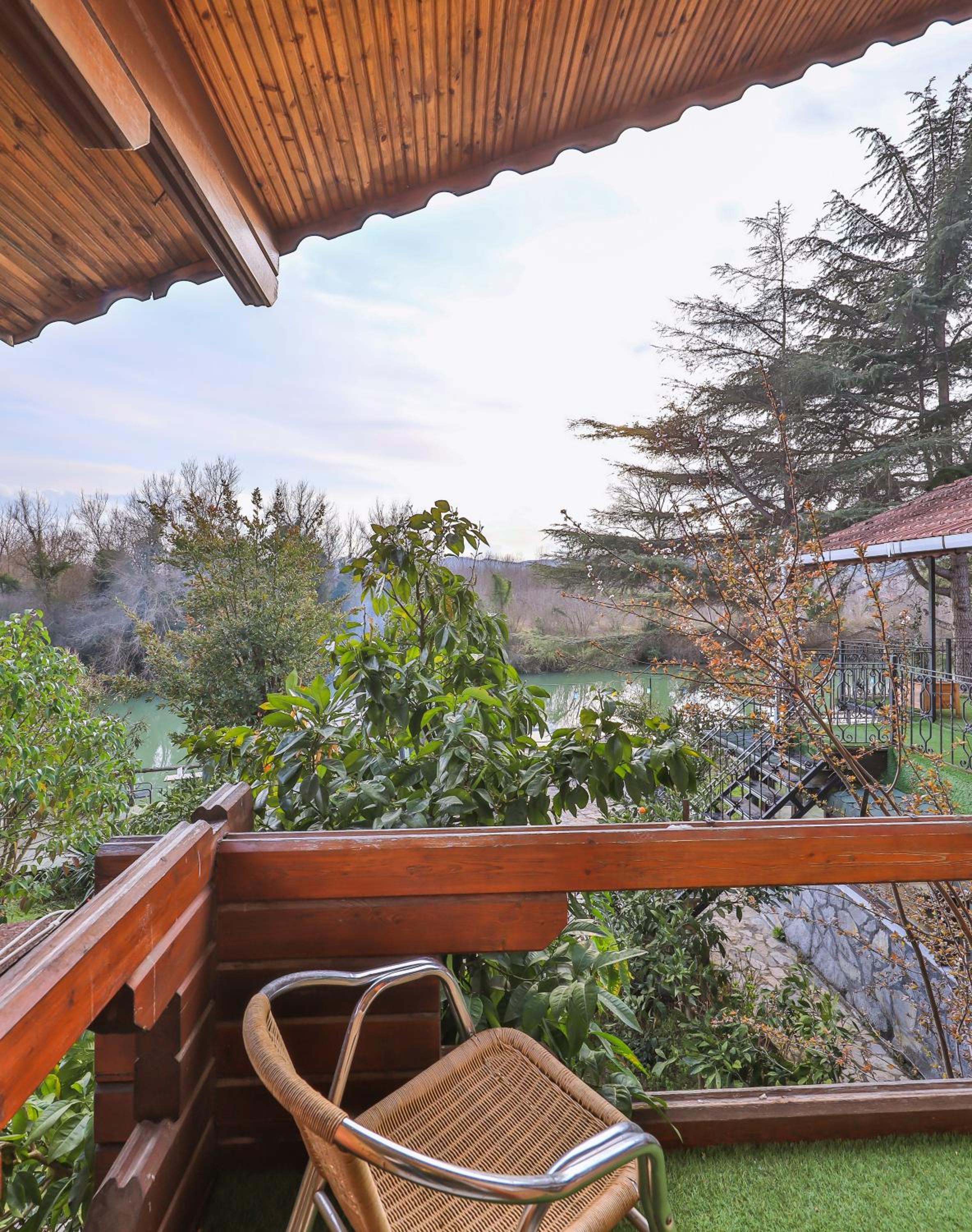 Wooden Room with River View photo 3