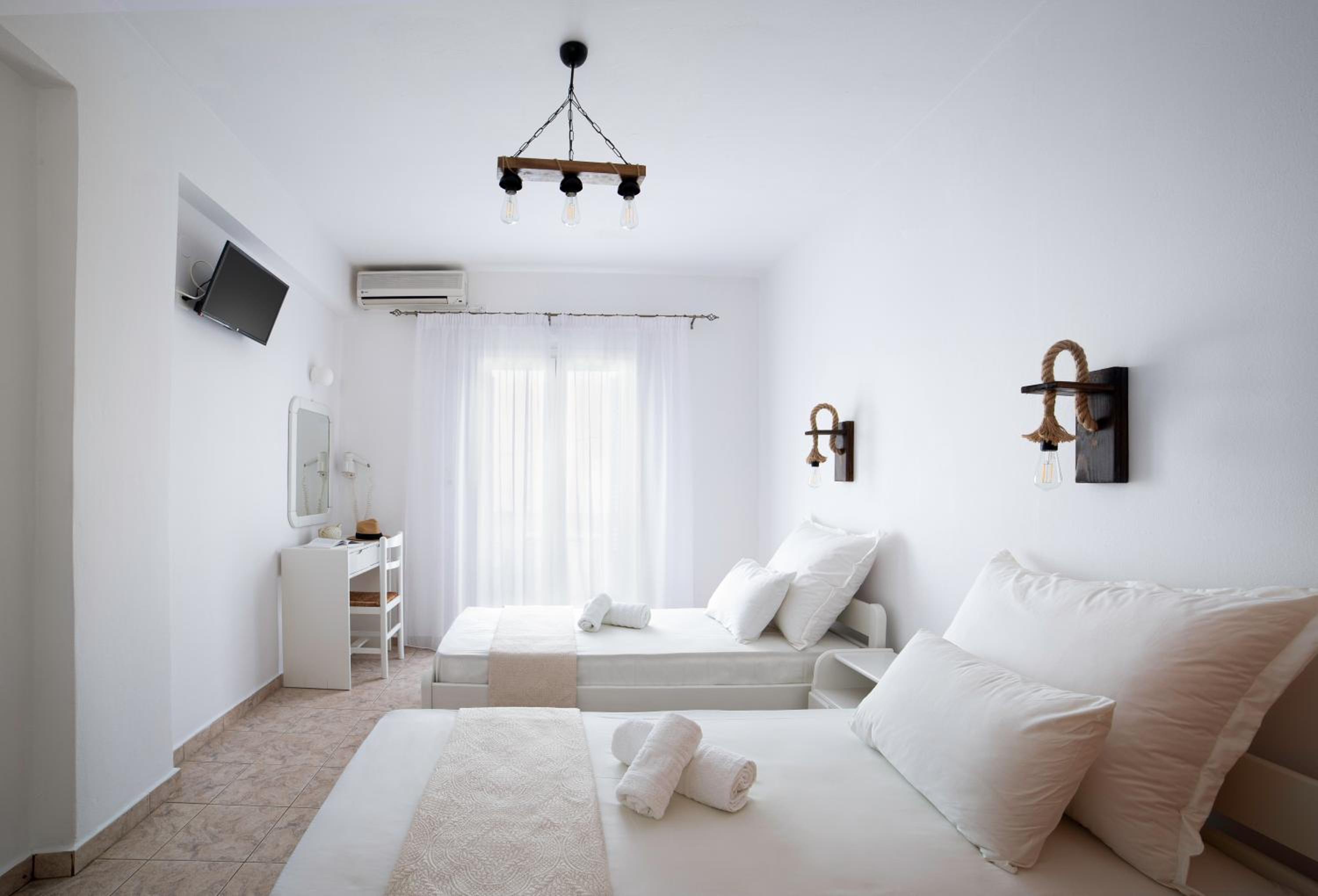 Double or Twin Room with Sea View photo 1