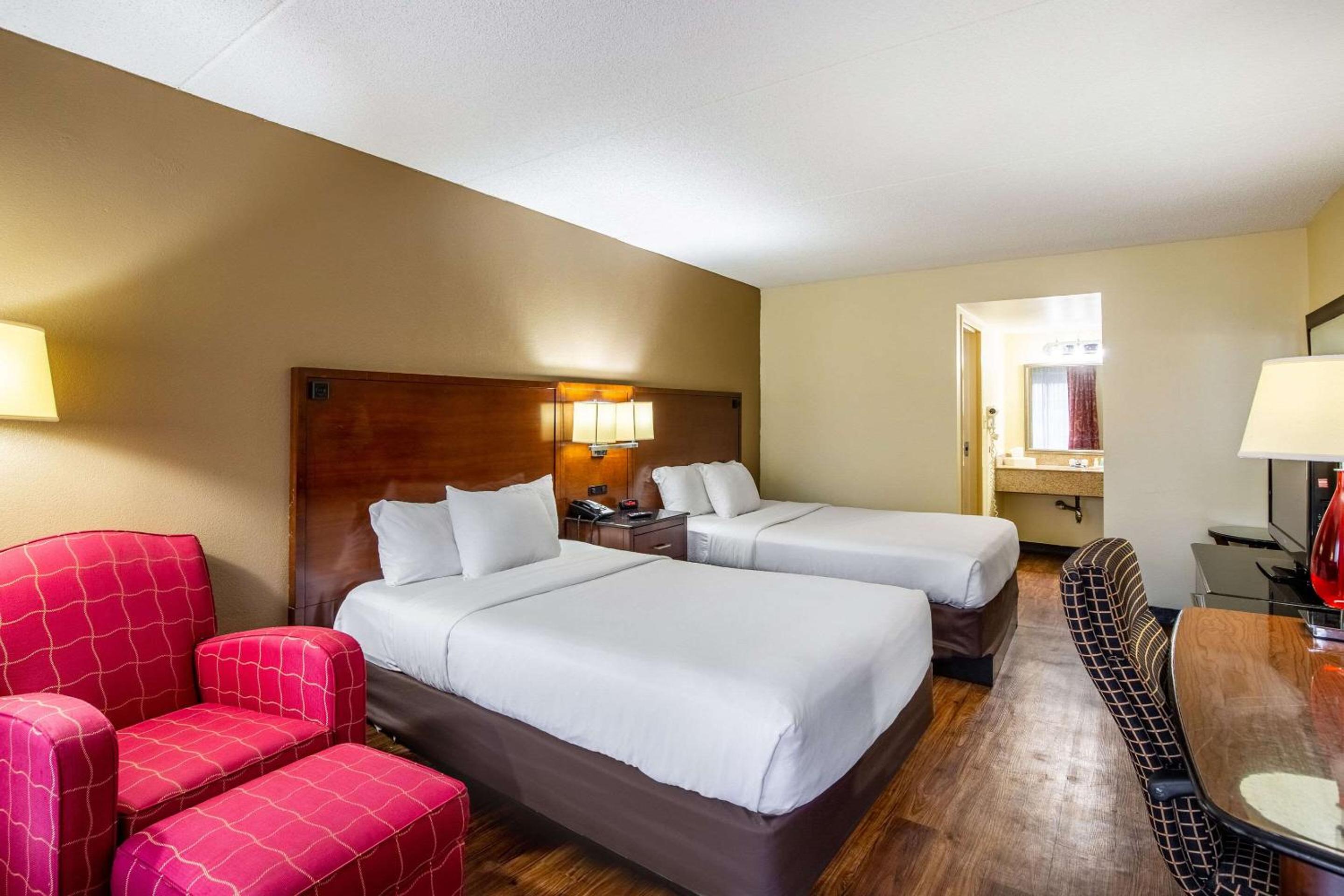 Double Room with Two Double Beds - Non-Smoking - Photo 1
