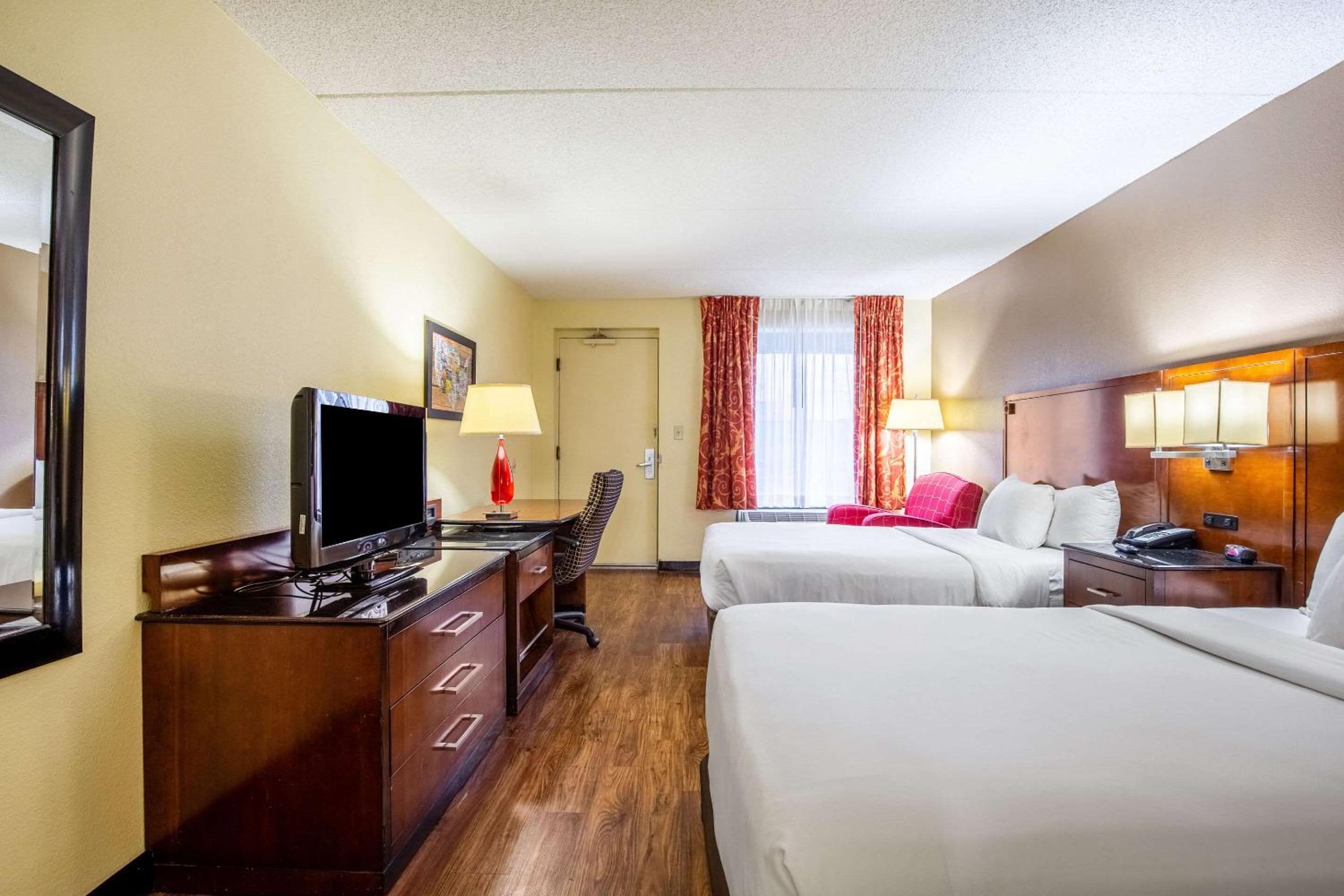 Double Room with Two Double Beds - Non-Smoking - Photo 3