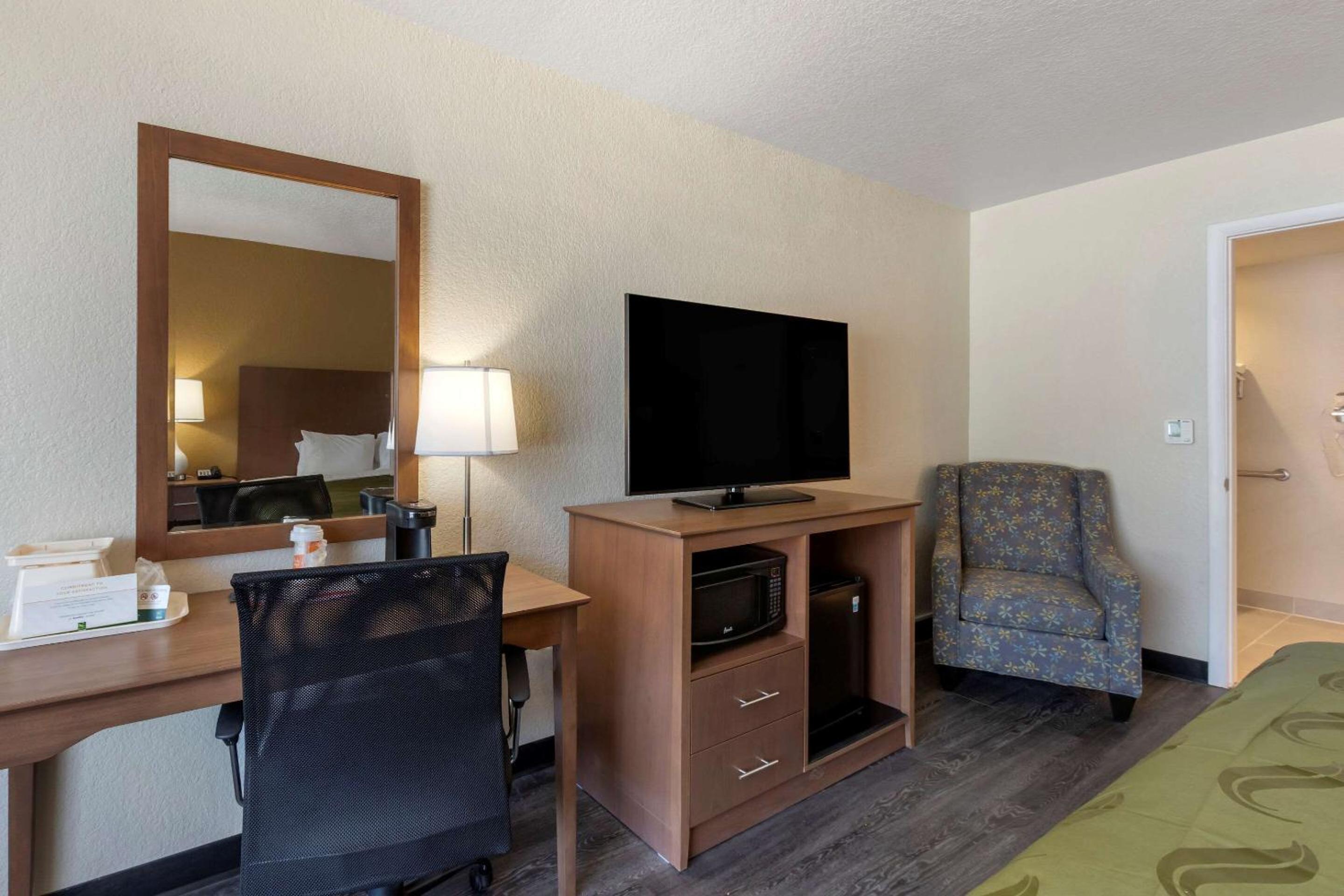 King Room - Accessible/Non Smoking photo 3