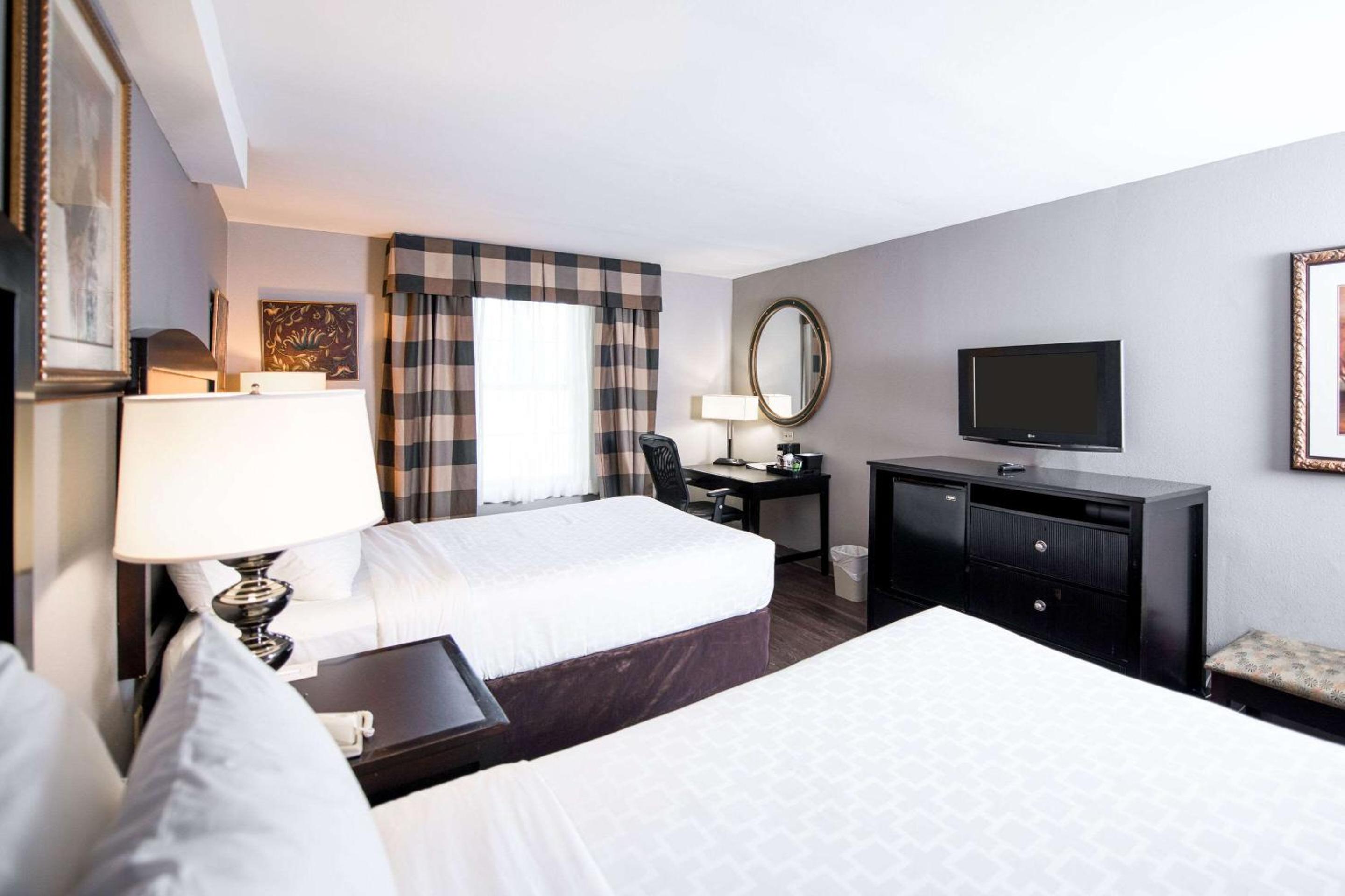 King Room - Non-Smoking photo 2