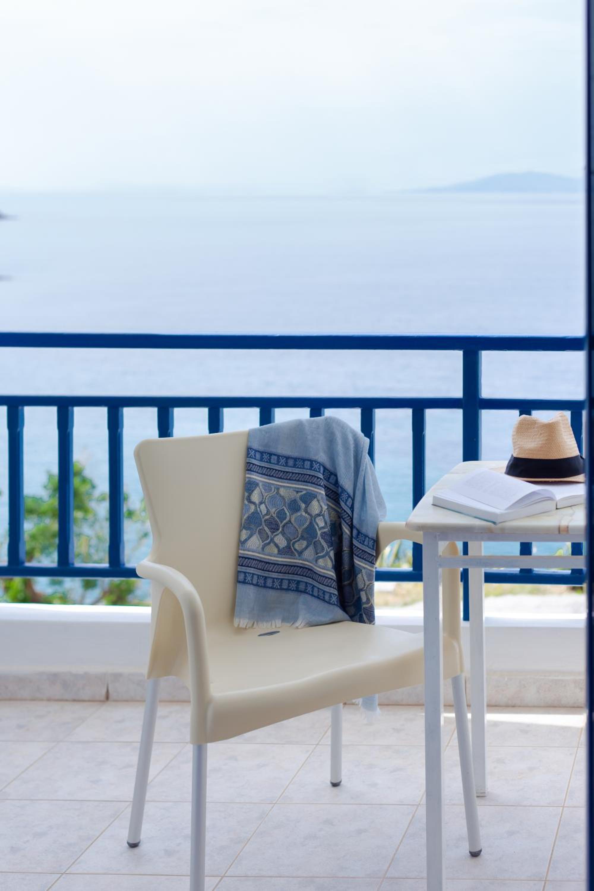Double or Twin Room with Sea View photo 2