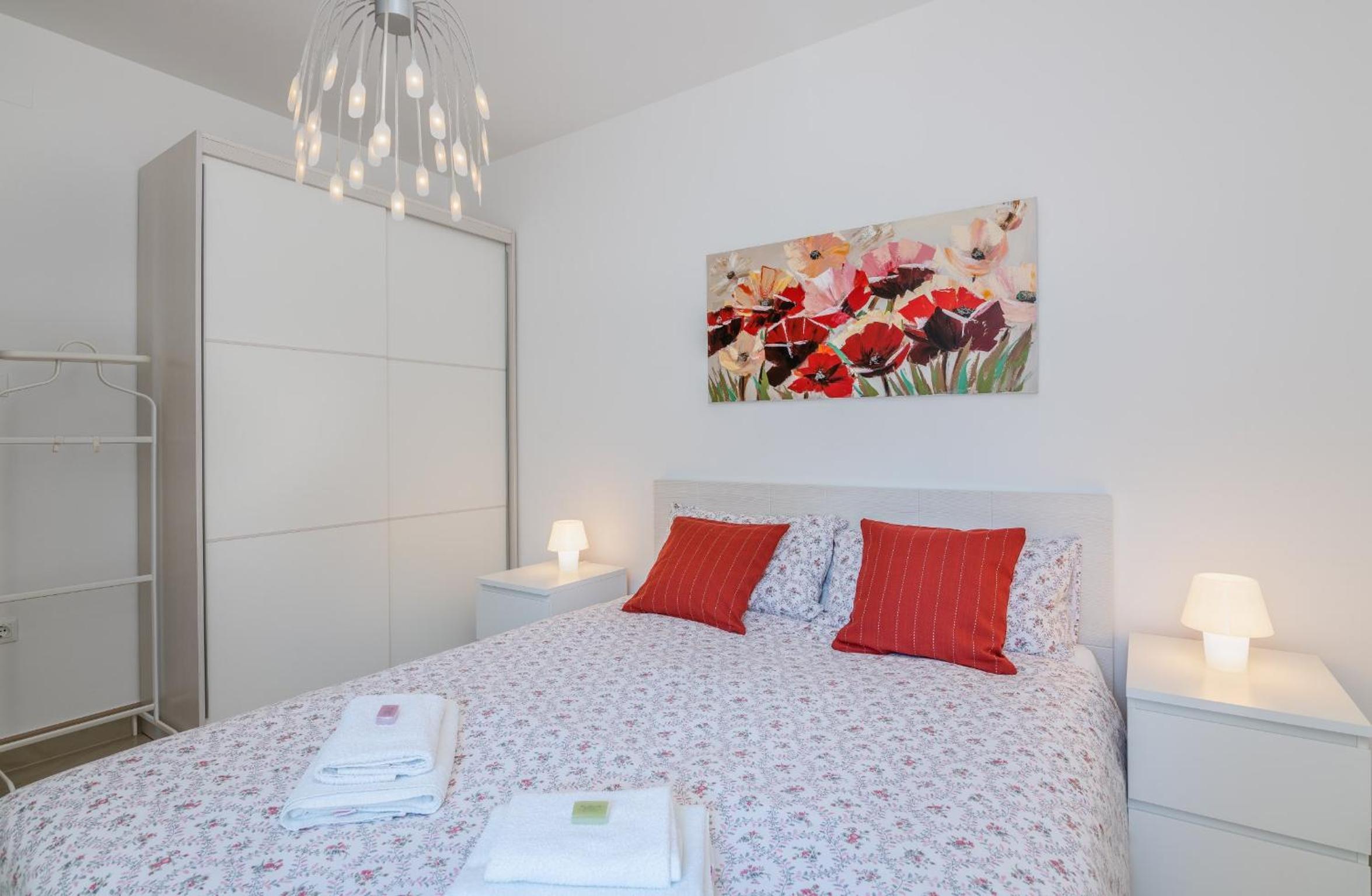 Apartment with Terrace - Photo 8