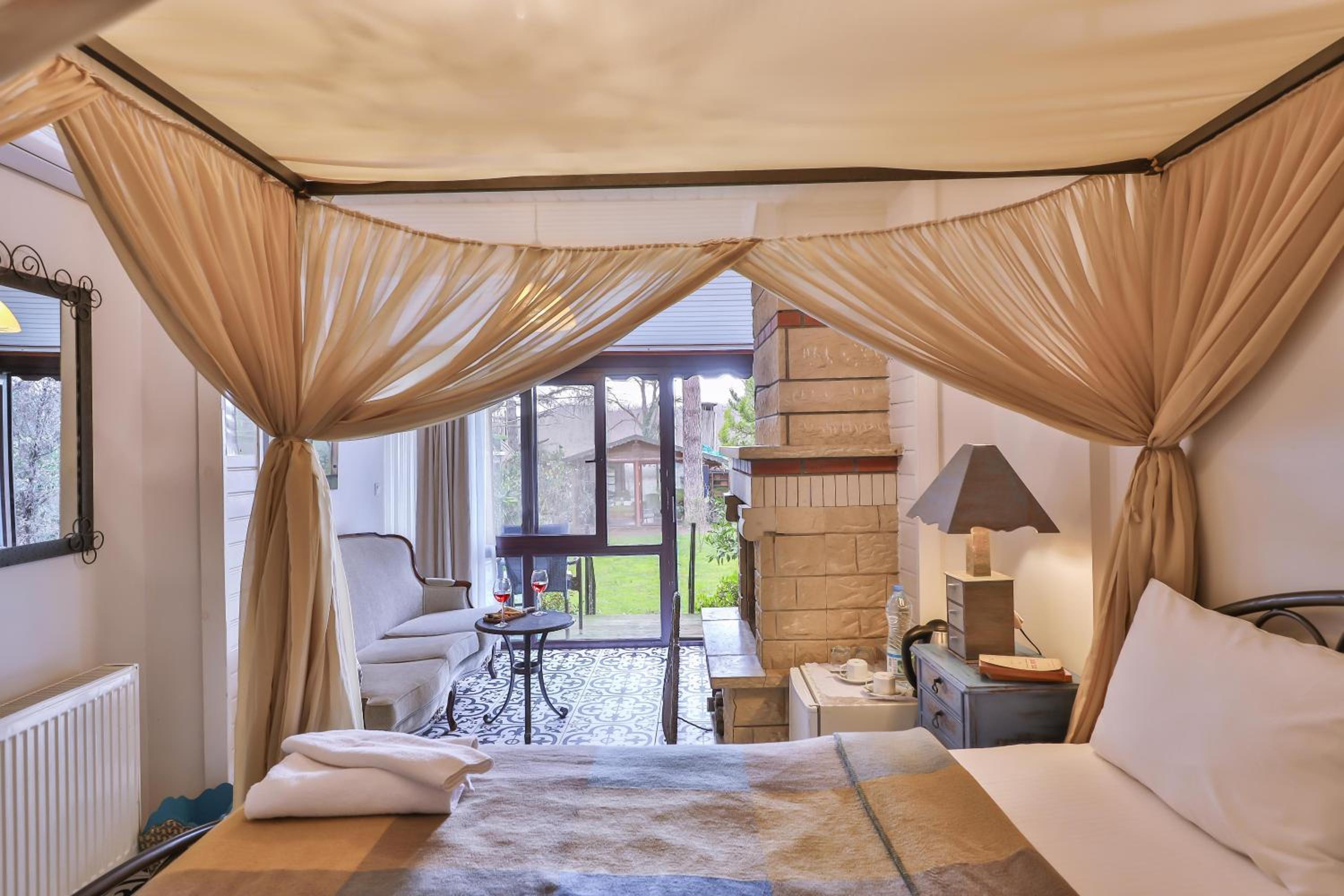 Bungalow with Fireplace - Photo 8