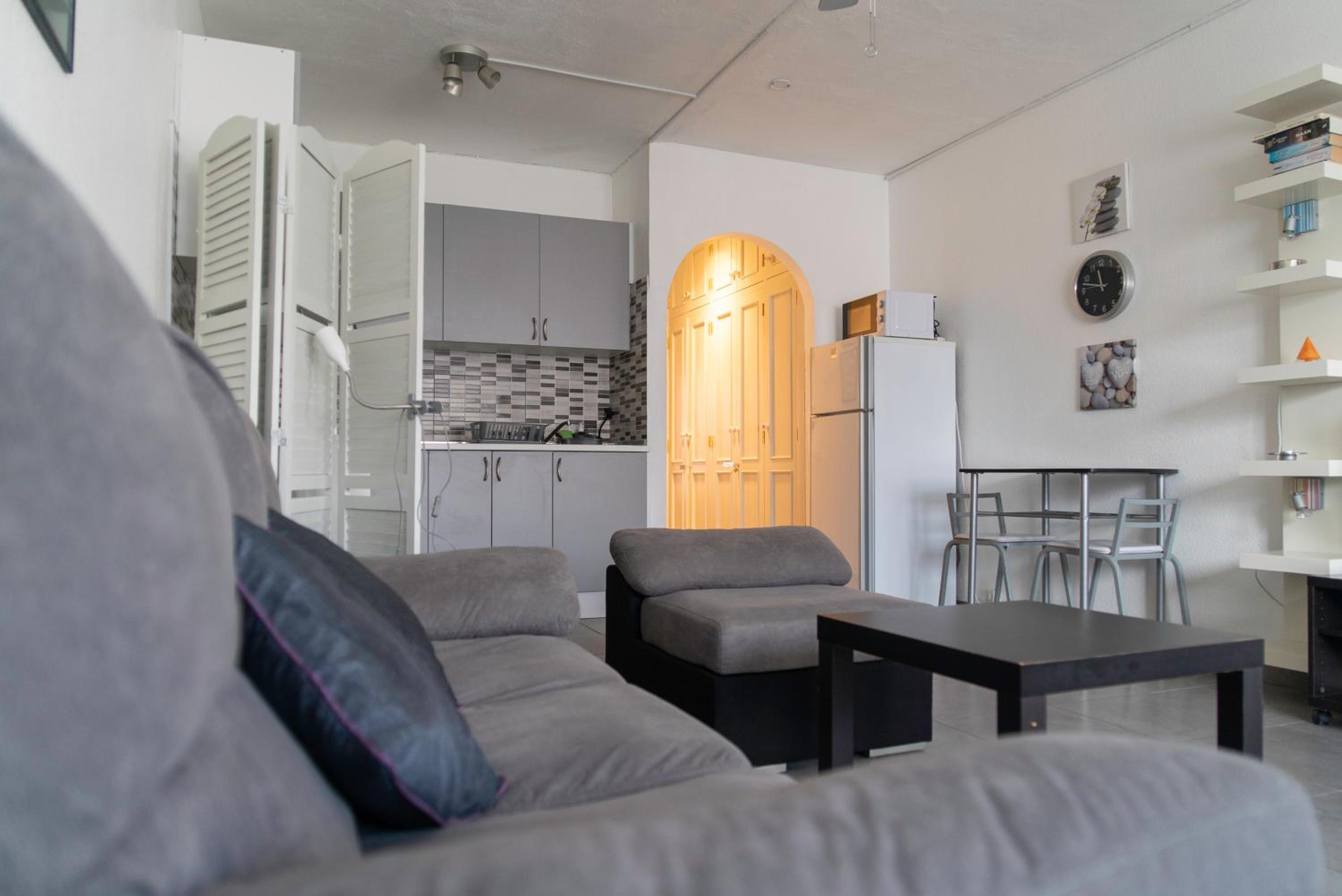 Apartamento con balcón - 54
