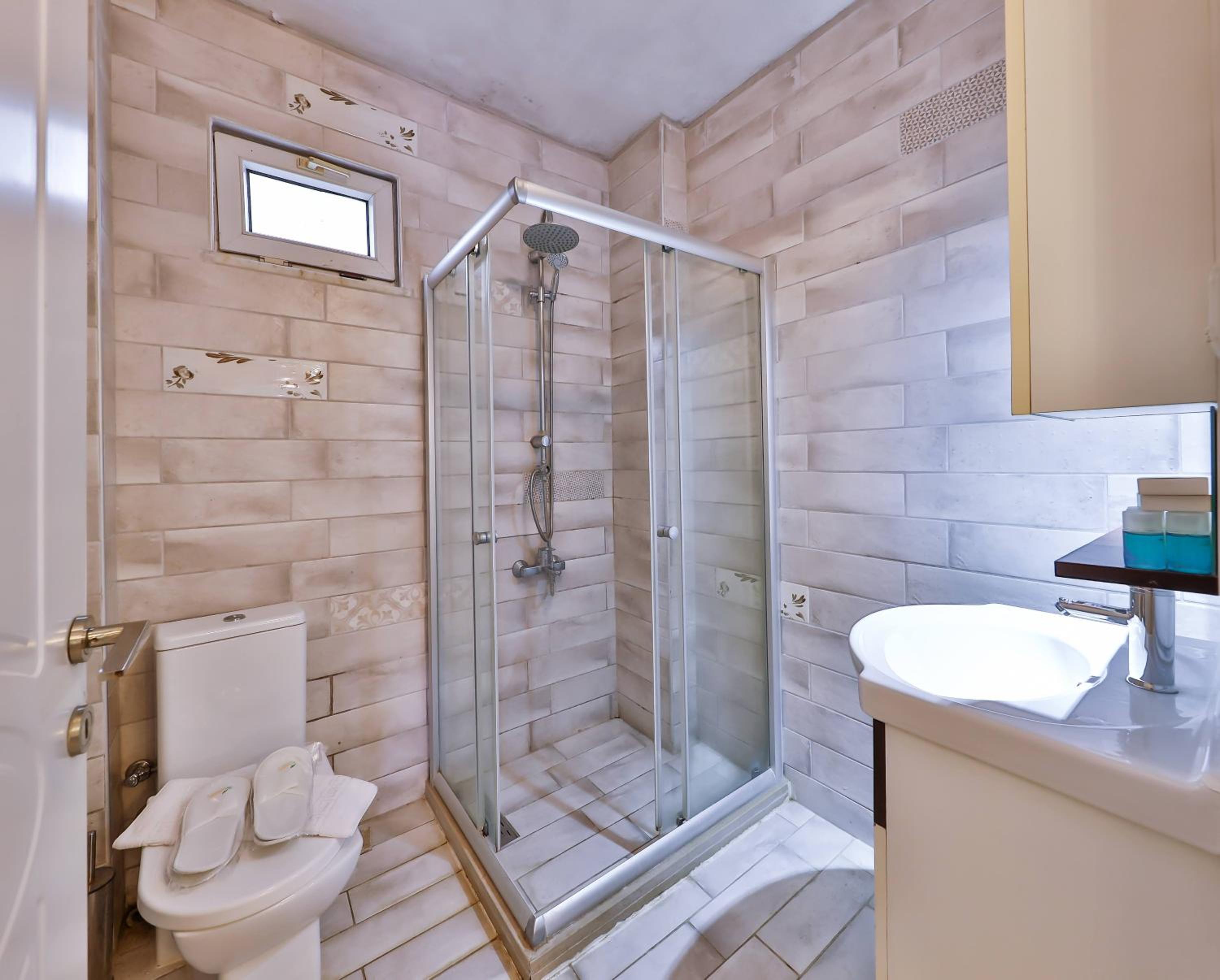 Stone Room with Hot Tub and Fireplace - Photo 6