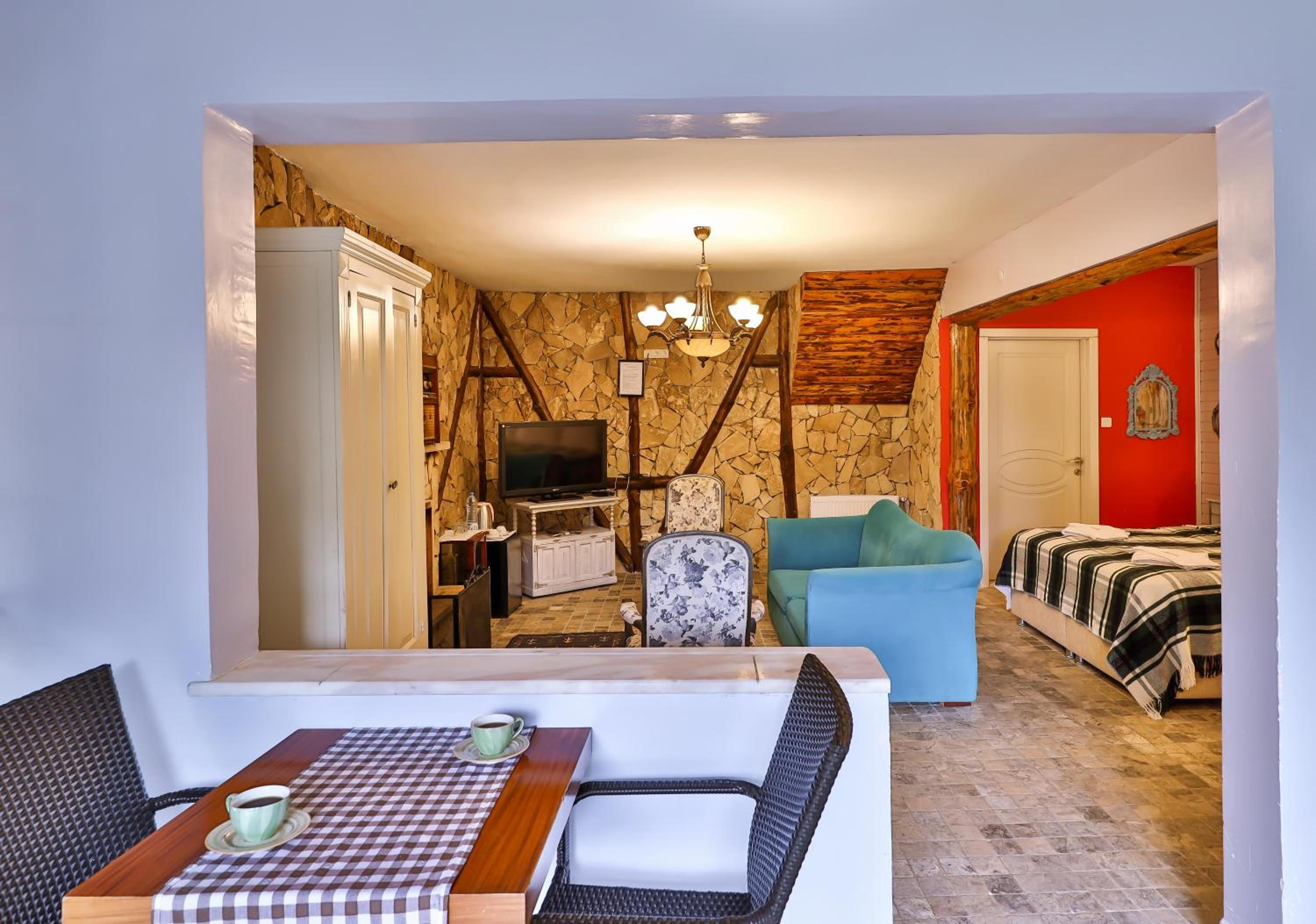 Stone Room with Hot Tub and Fireplace - Photo 2