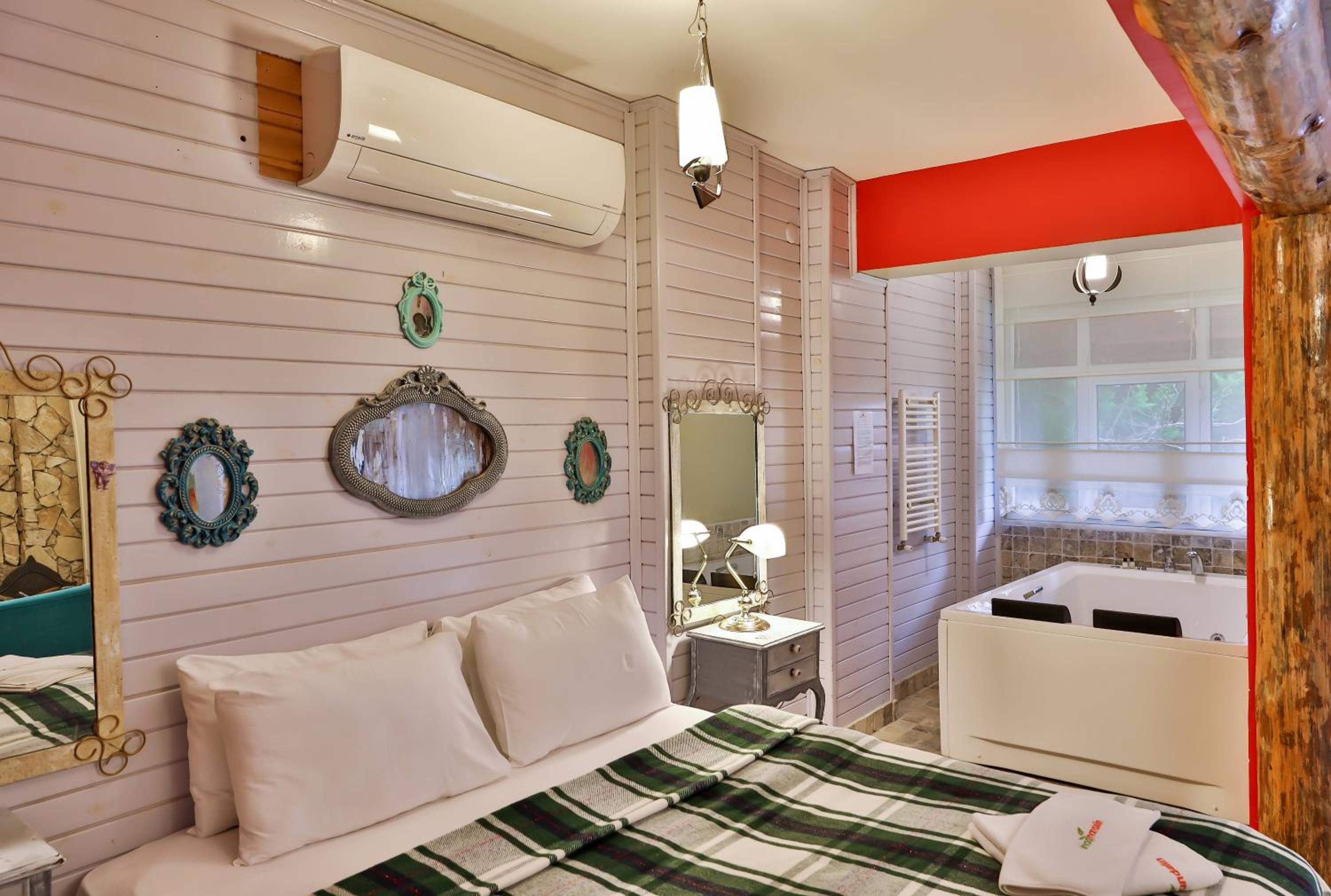 Stone Room with Hot Tub and Fireplace - Photo 5