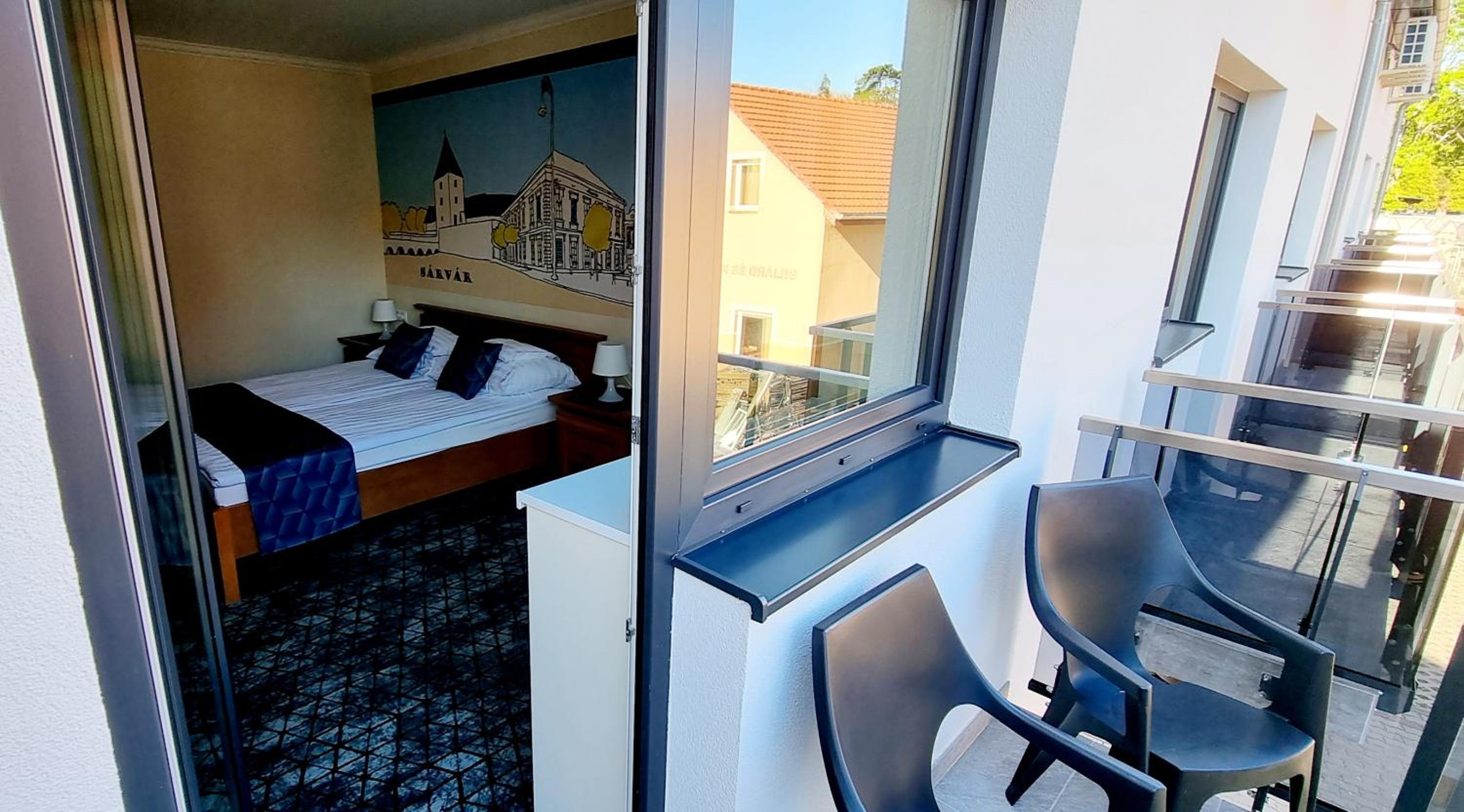 Deluxe Double or Twin Room with Balcony - Photo 3