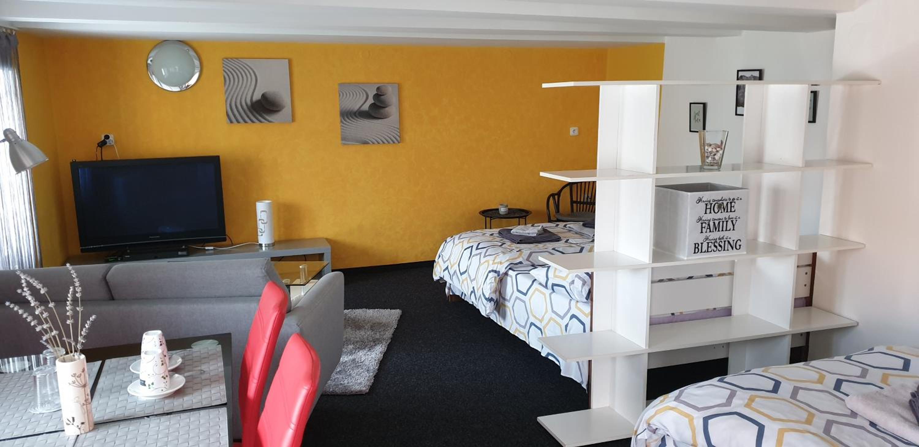 Deluxe Double Room with Bath photo 3
