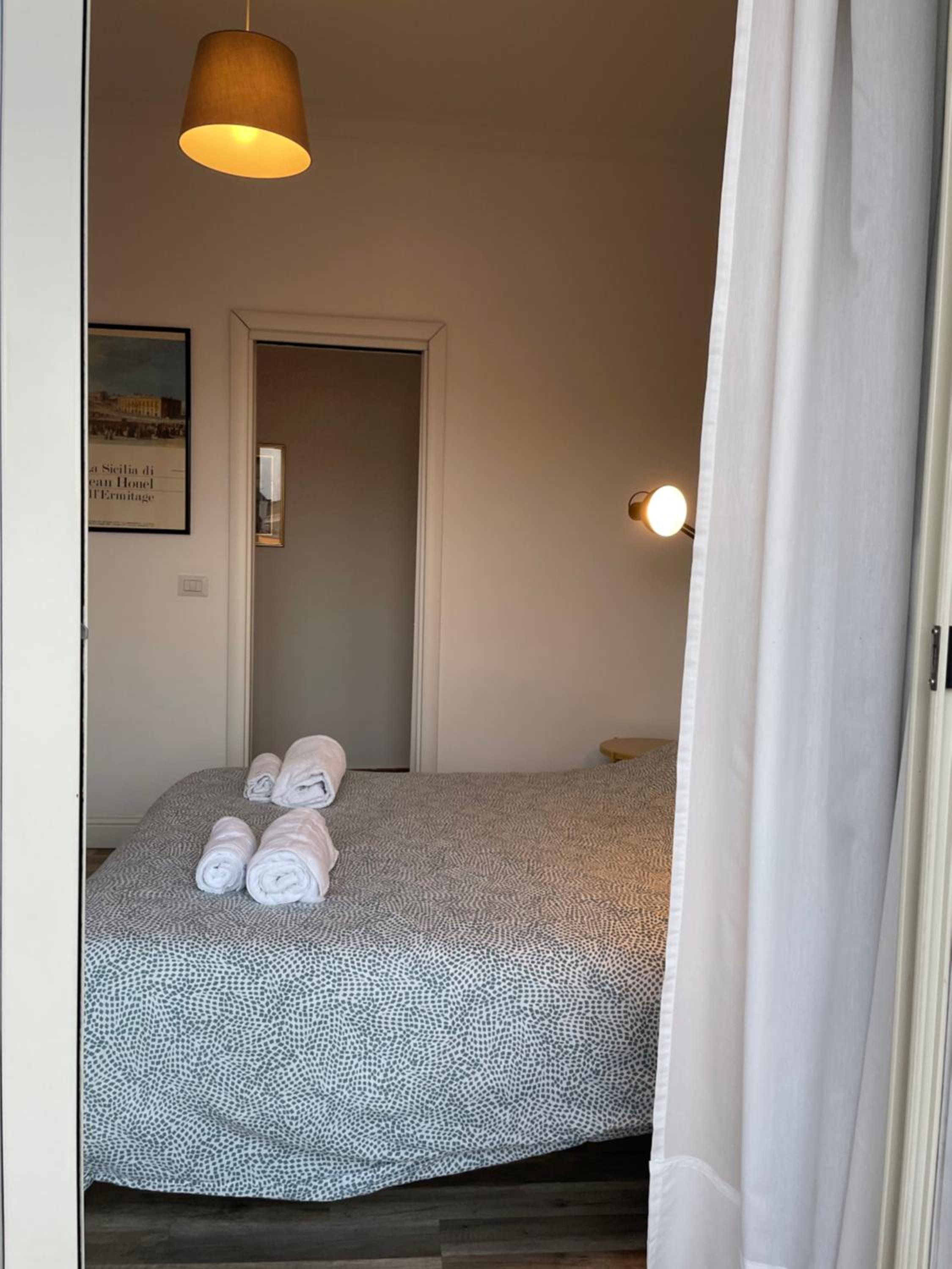 Standard King Room - Photo 6