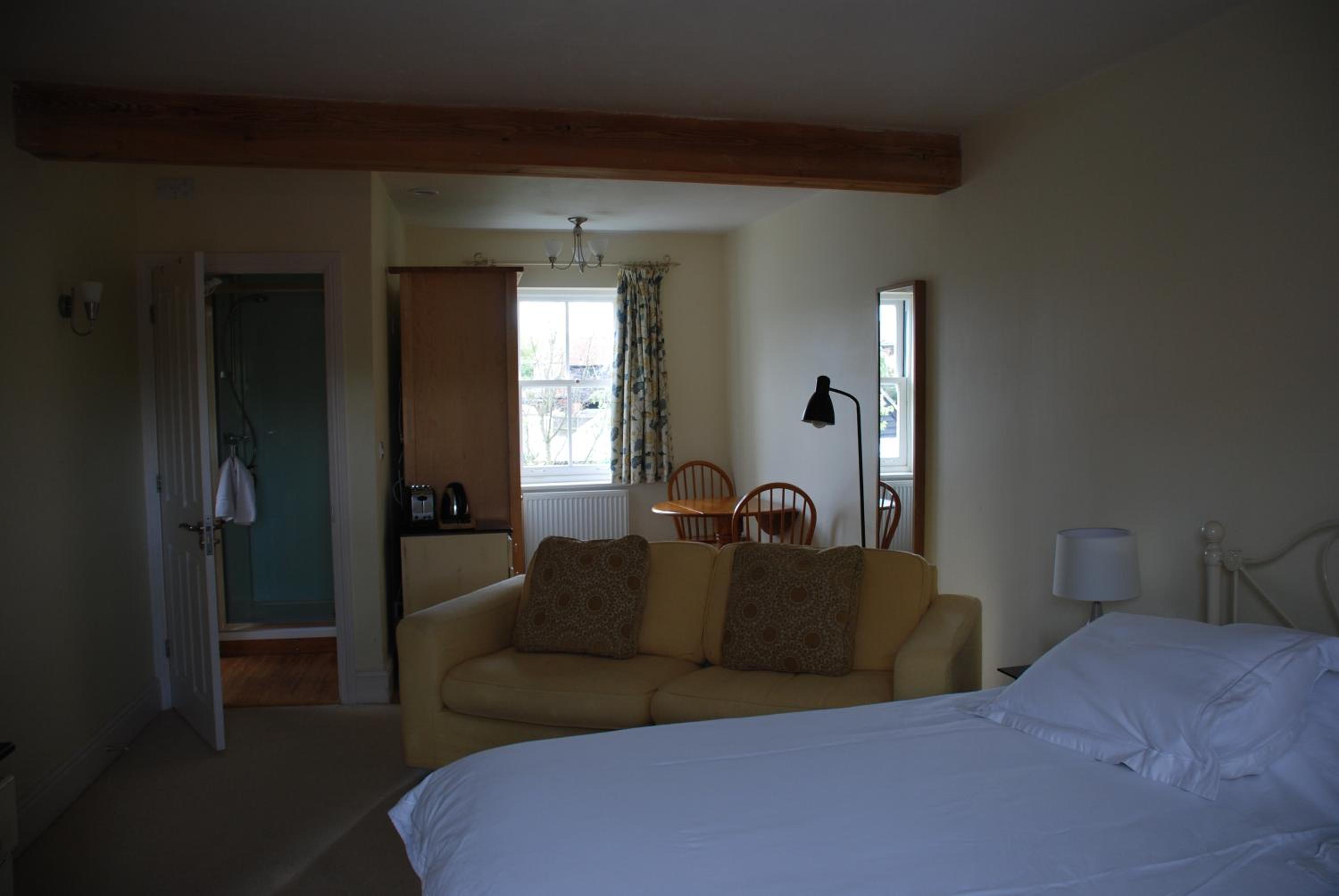 Studio Apartment With Kitchenette photo 2