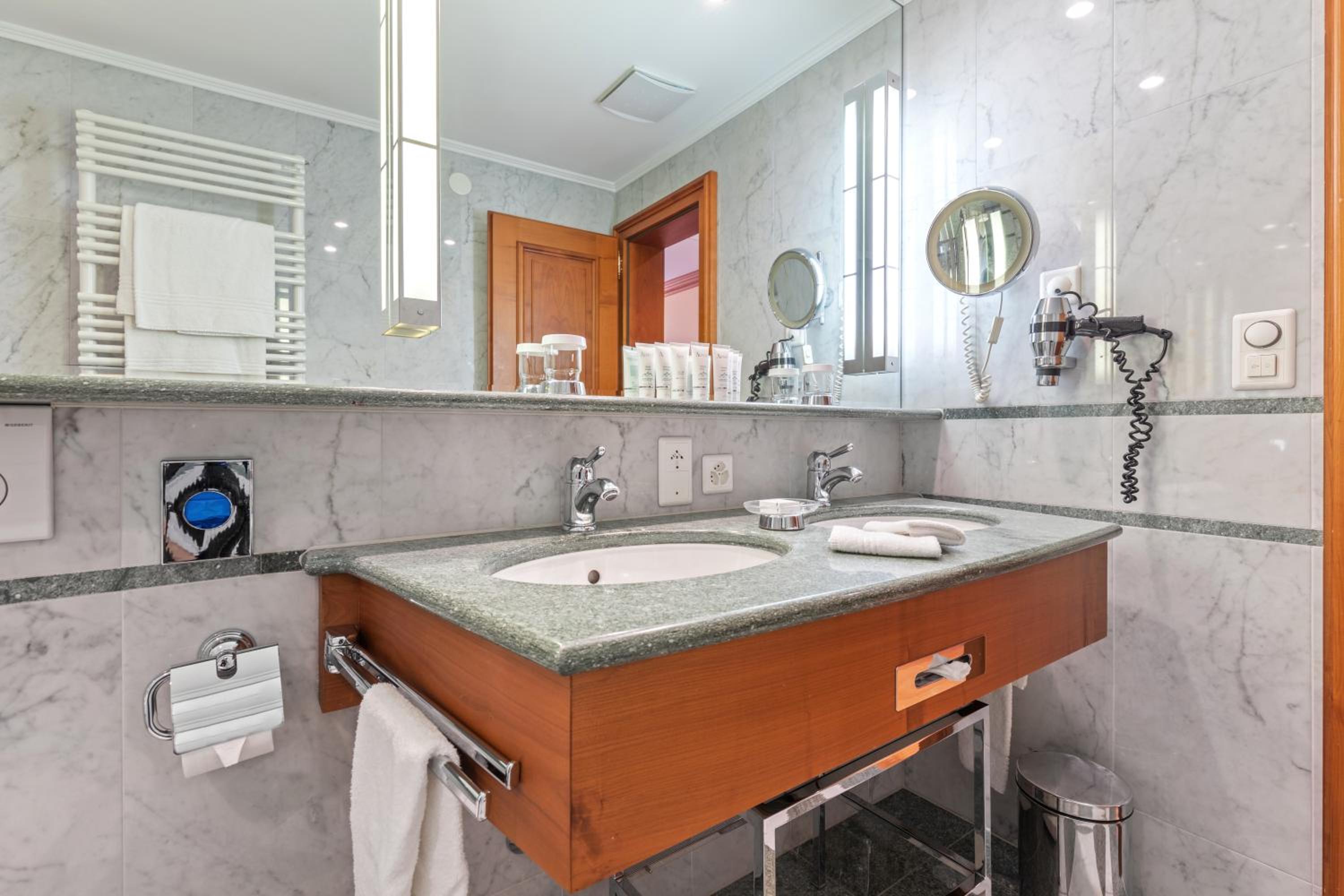 Double Room - Photo 13