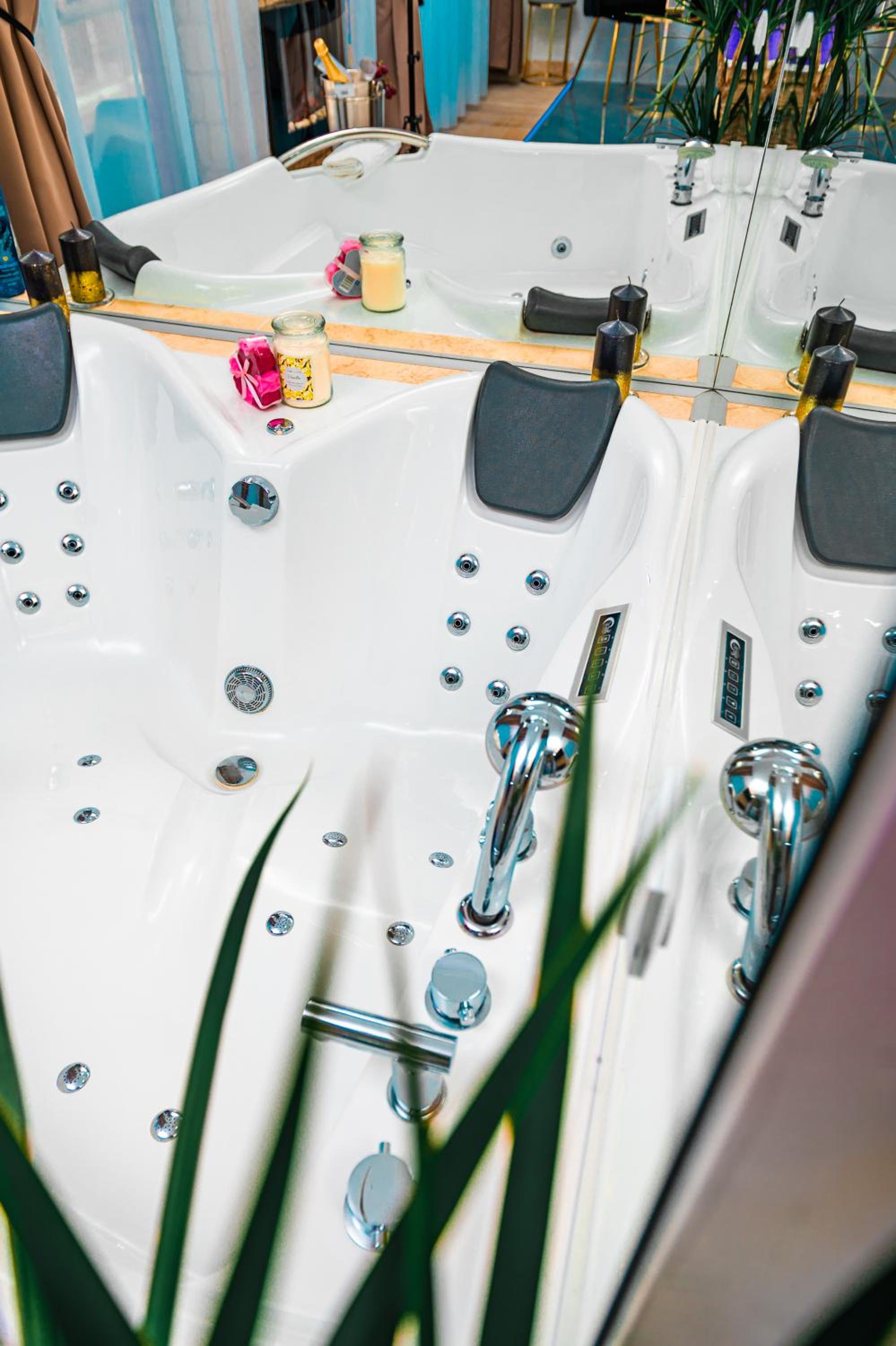Deluxe Suite with Spa Bath - Photo 19