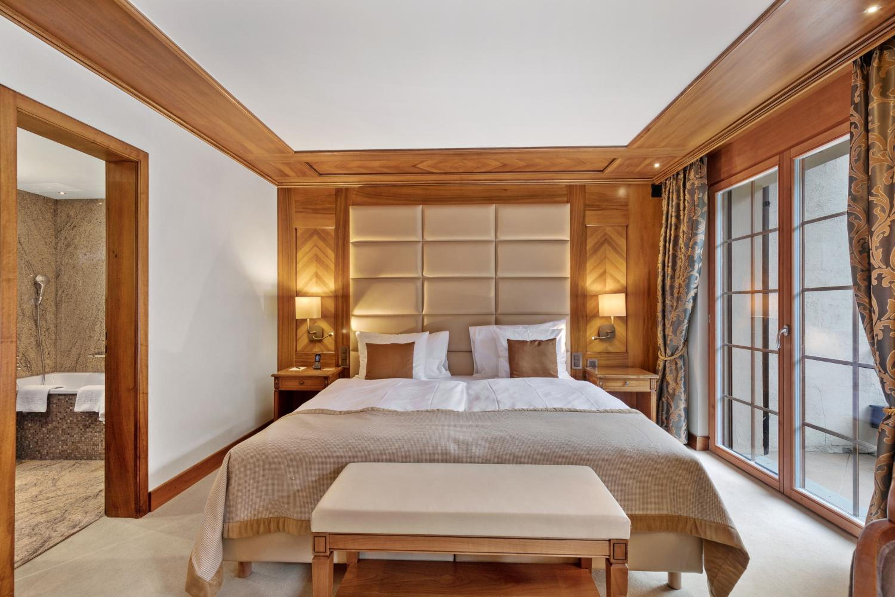 Double Room Deluxe - Photo 10