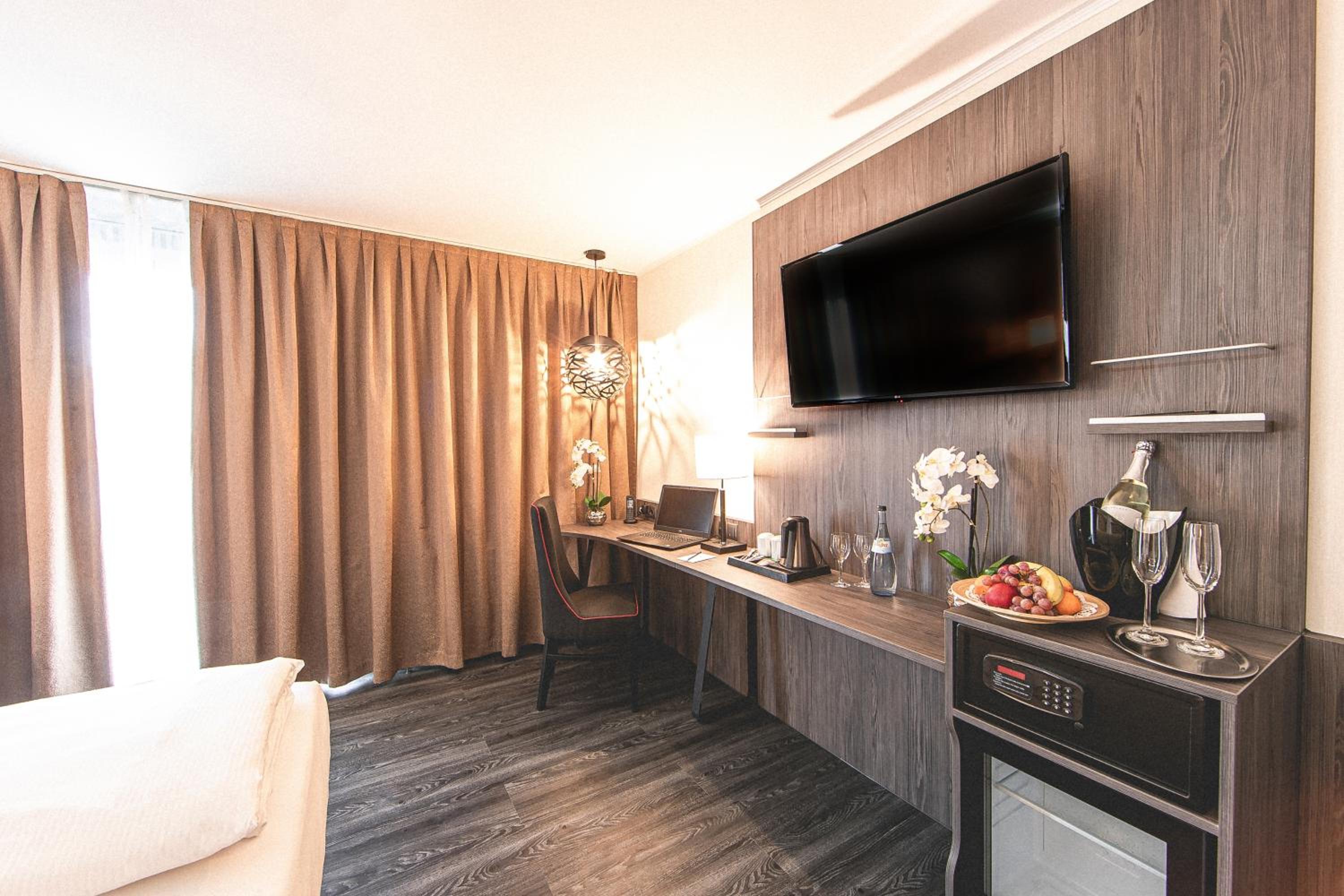 Standard Double Room - Photo 4