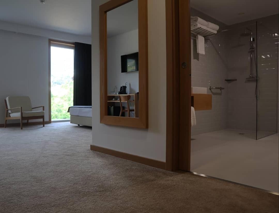 Suite with Mountain View - Photo 3