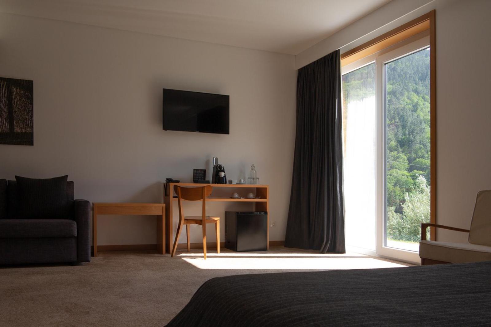 Suite with Mountain View - Photo 4