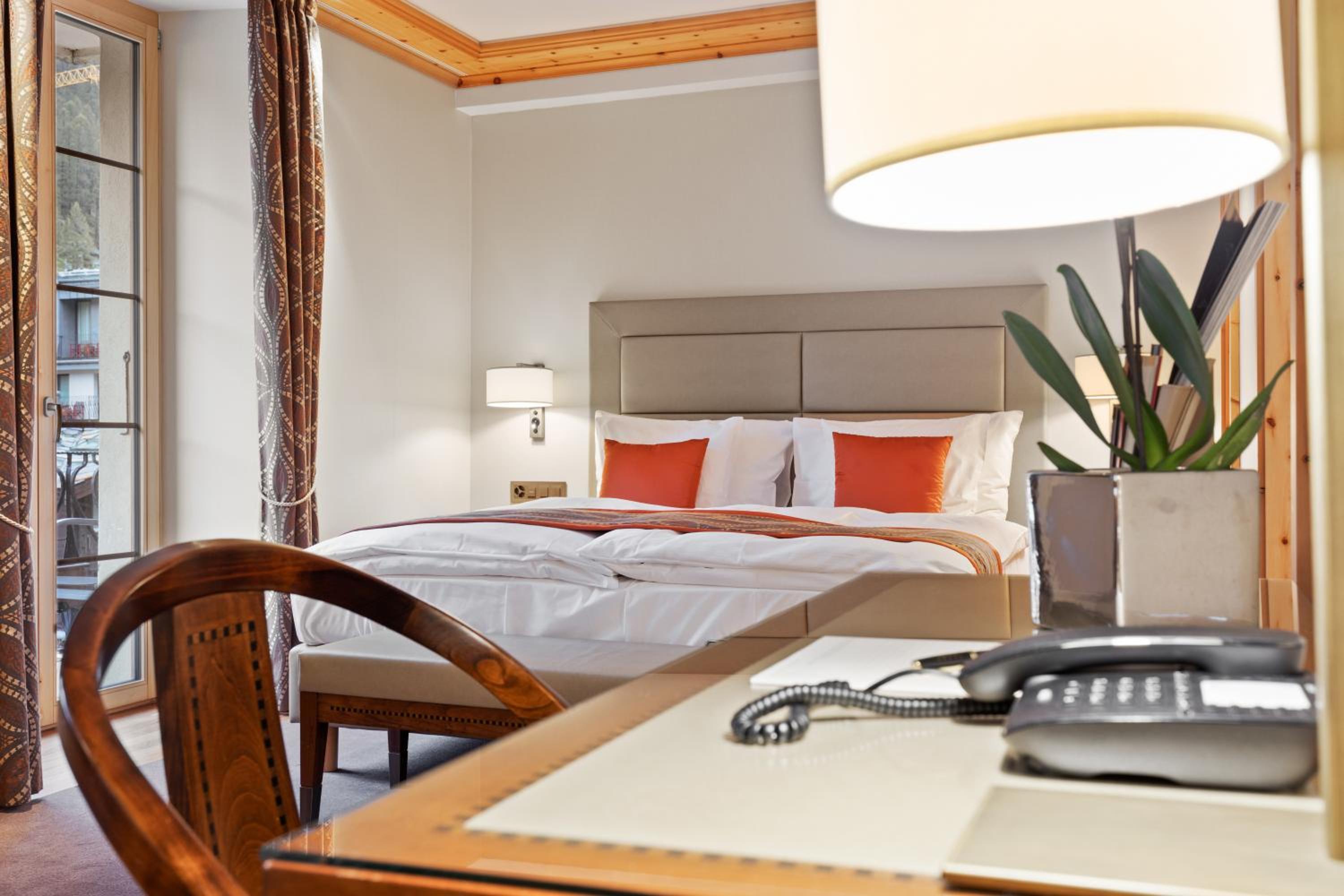 Double Room Deluxe with Matterhorn View - Photo 6