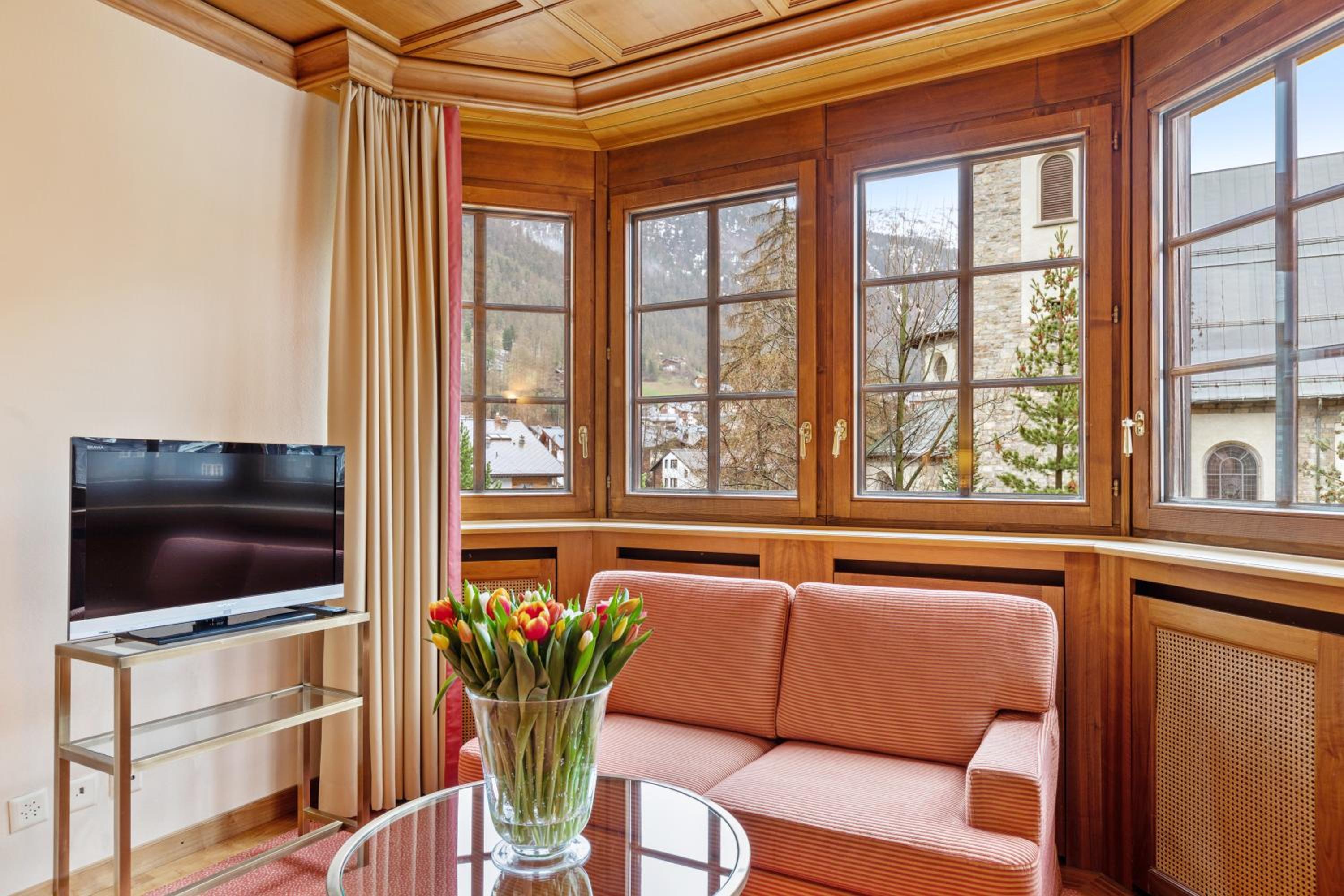 Corner Suite Matterhorn View - Photo 12