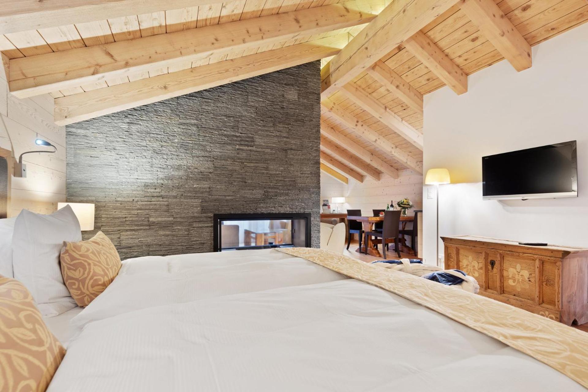 Chalet Suite with Matterhorn View - Photo 2