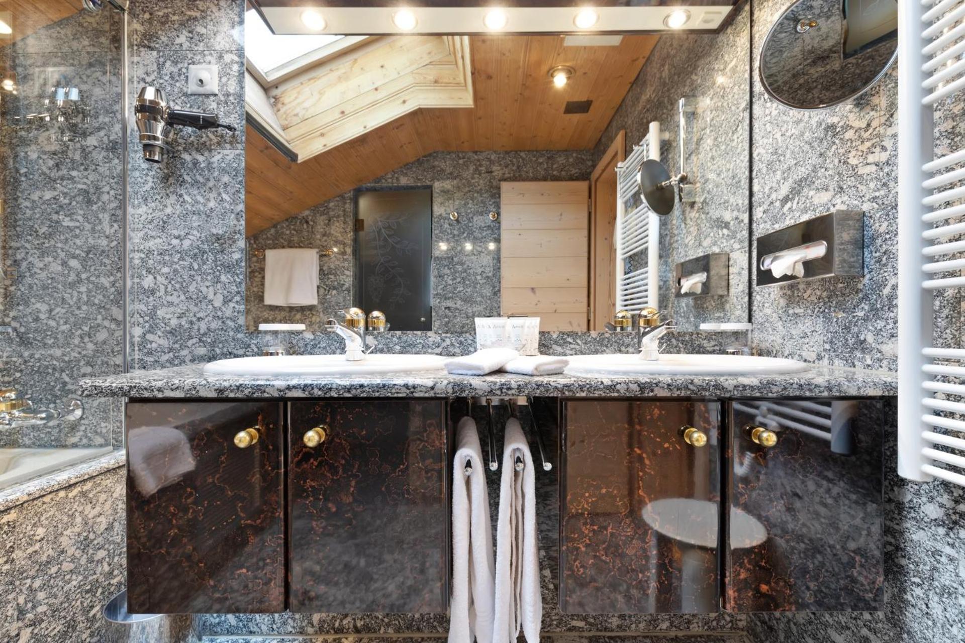 Chalet Suite with Matterhorn View - Photo 9