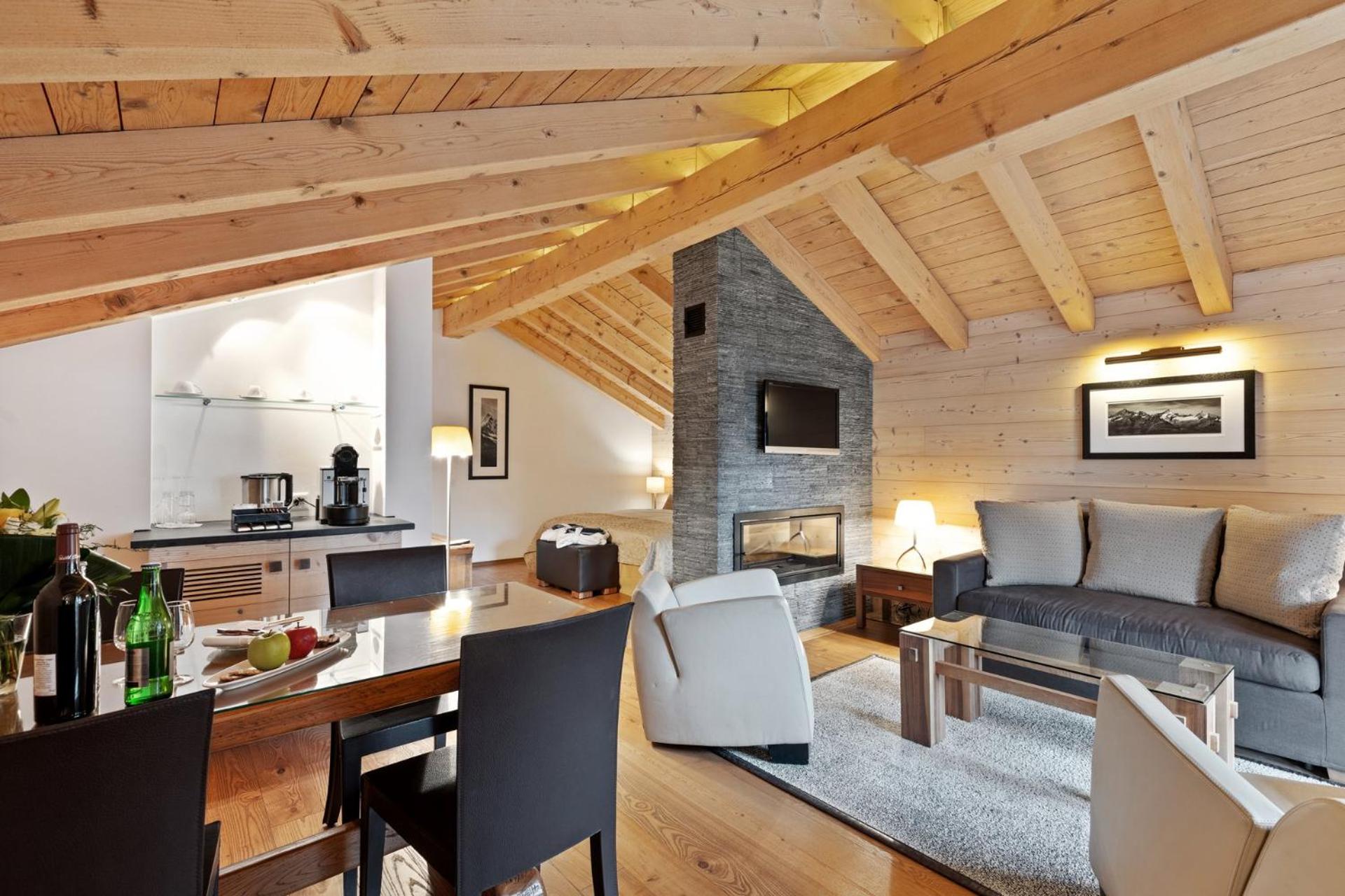 Chalet Suite with Matterhorn View - Photo 7
