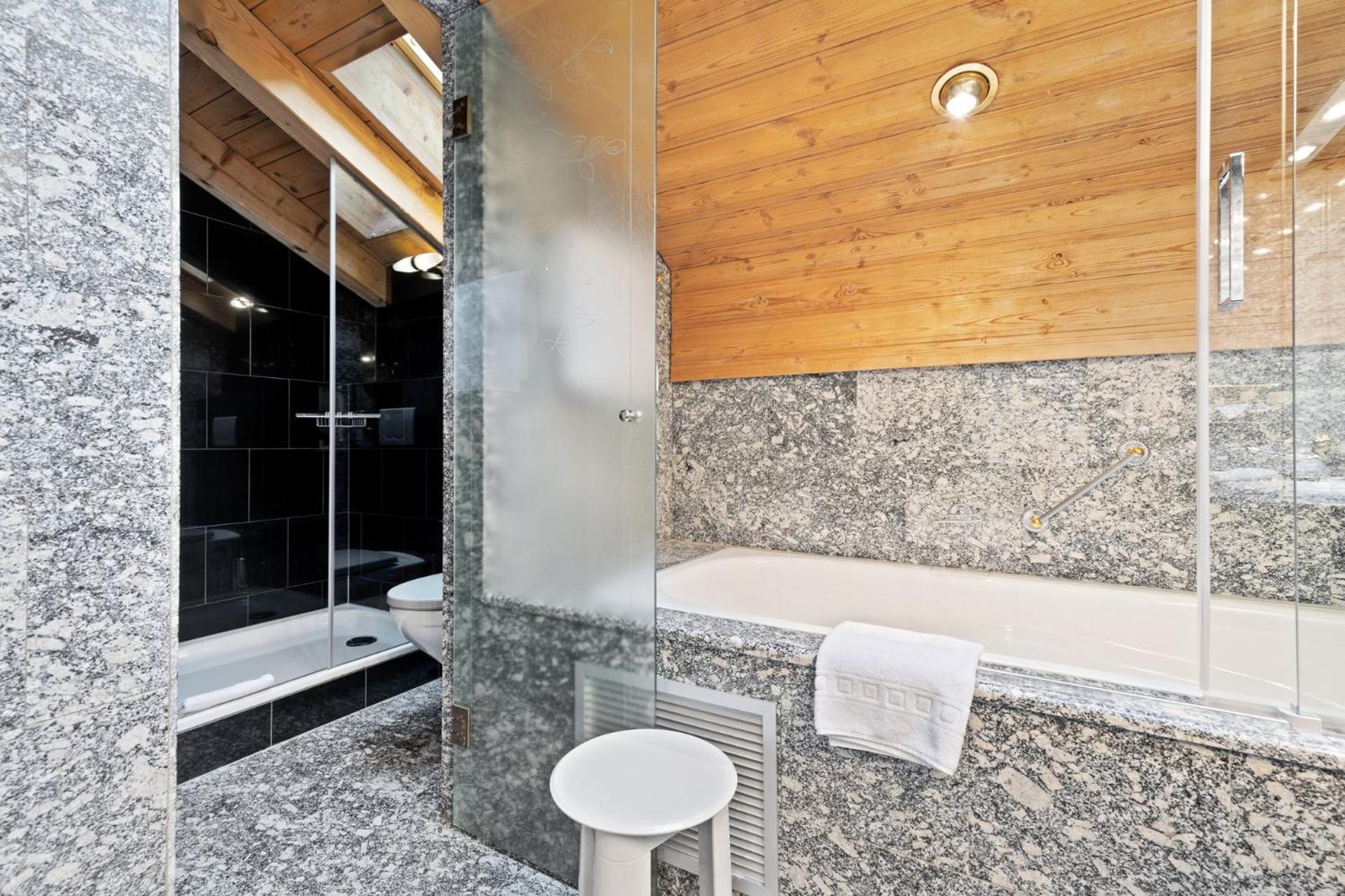 Chalet Suite with Matterhorn View - Photo 4