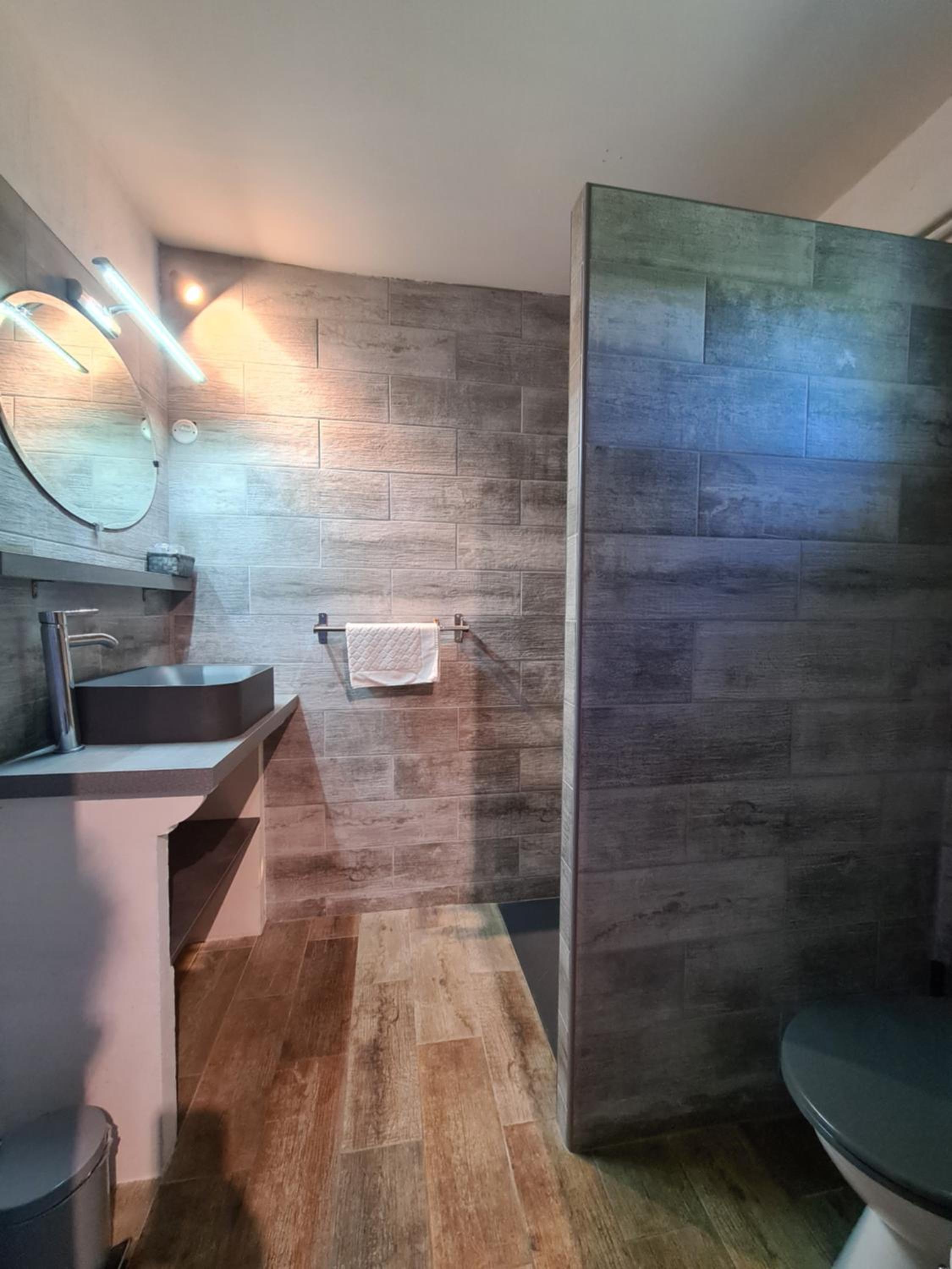 Double Room - Photo 4