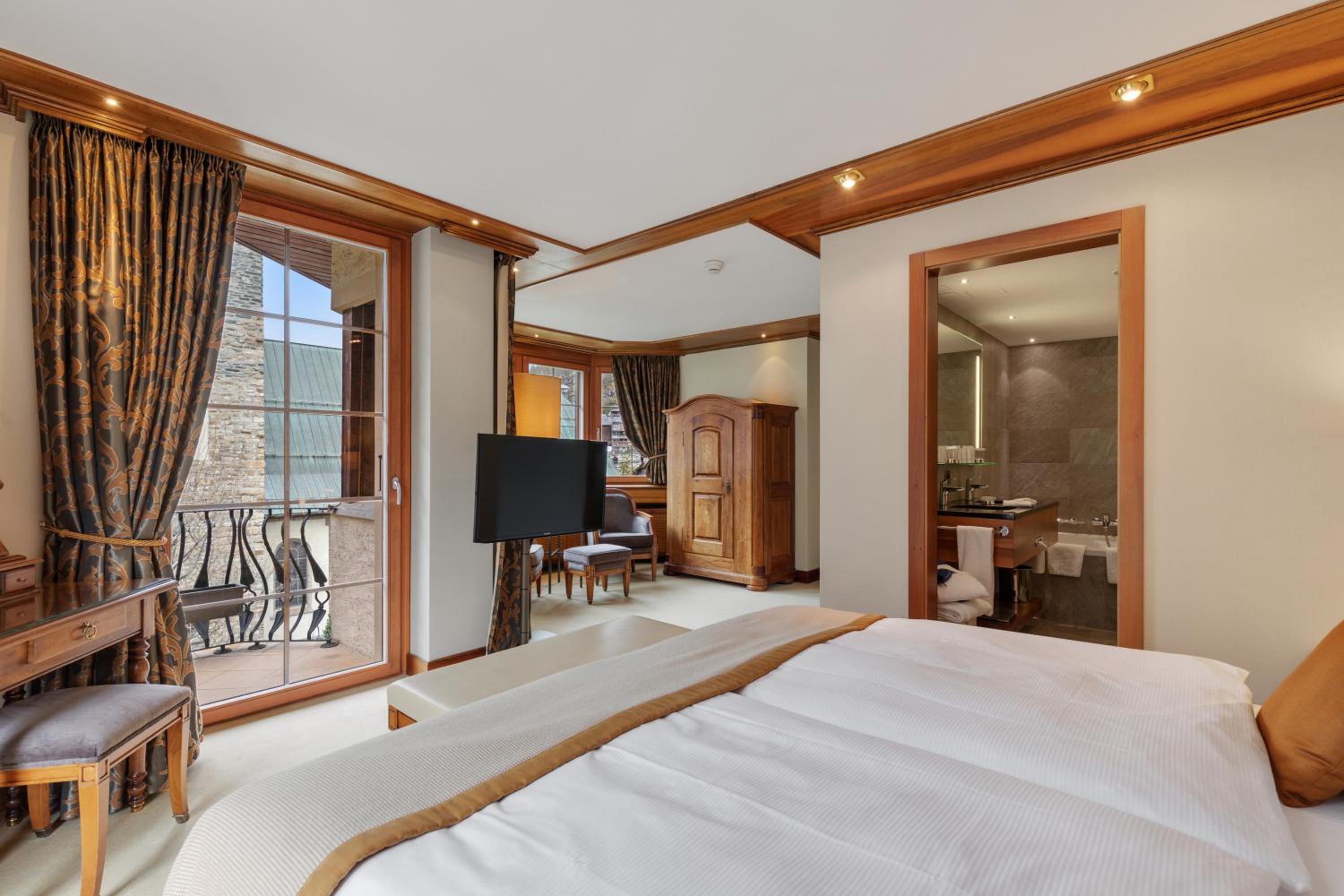 Grand Suite with Matterhorn View - Photo 2