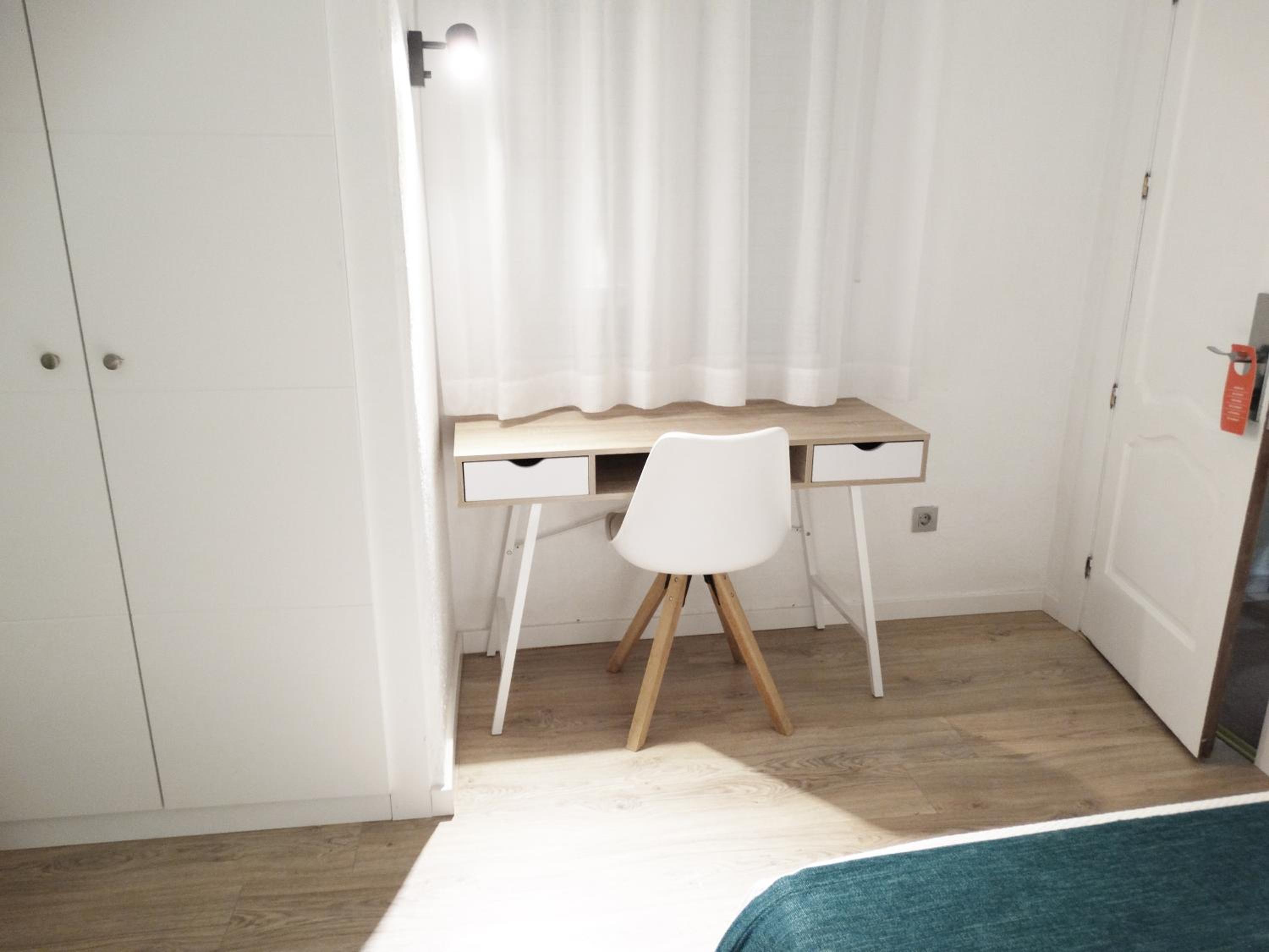 Double or Twin Room - Photo 11