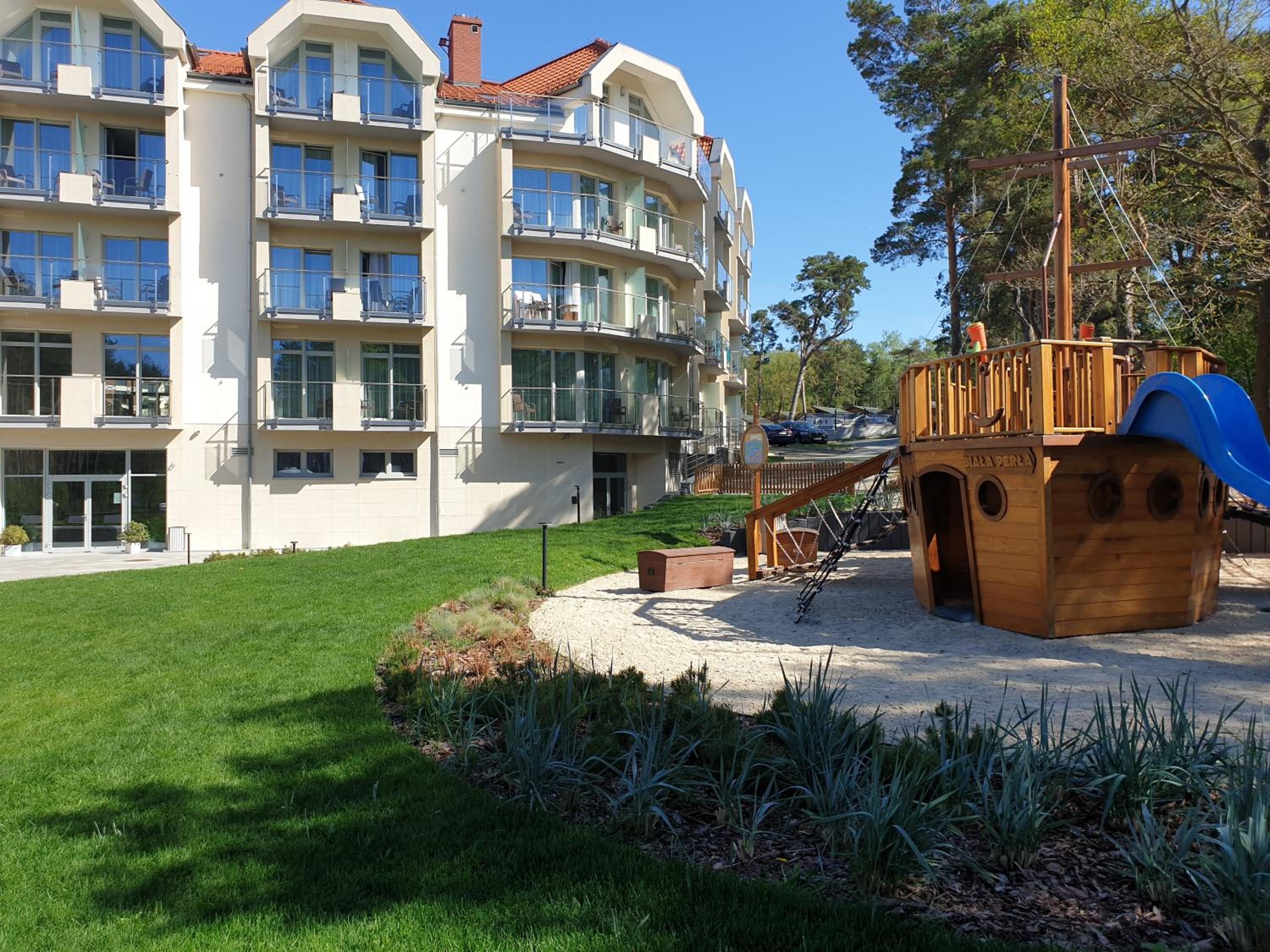 Deluxe Twin or Double Room with Balcony and Forest View - Photo 31