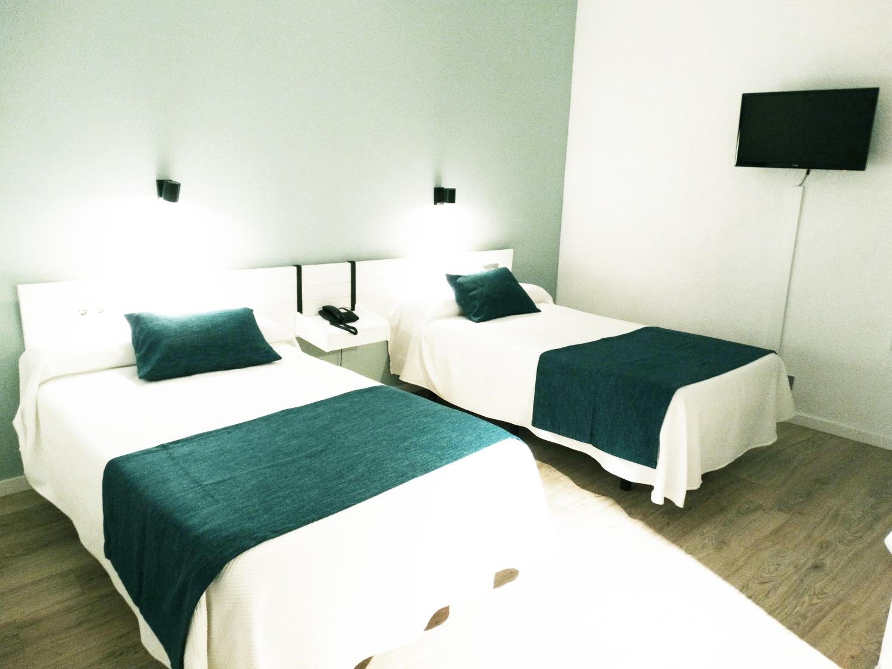 Double or Twin Room - Photo 1