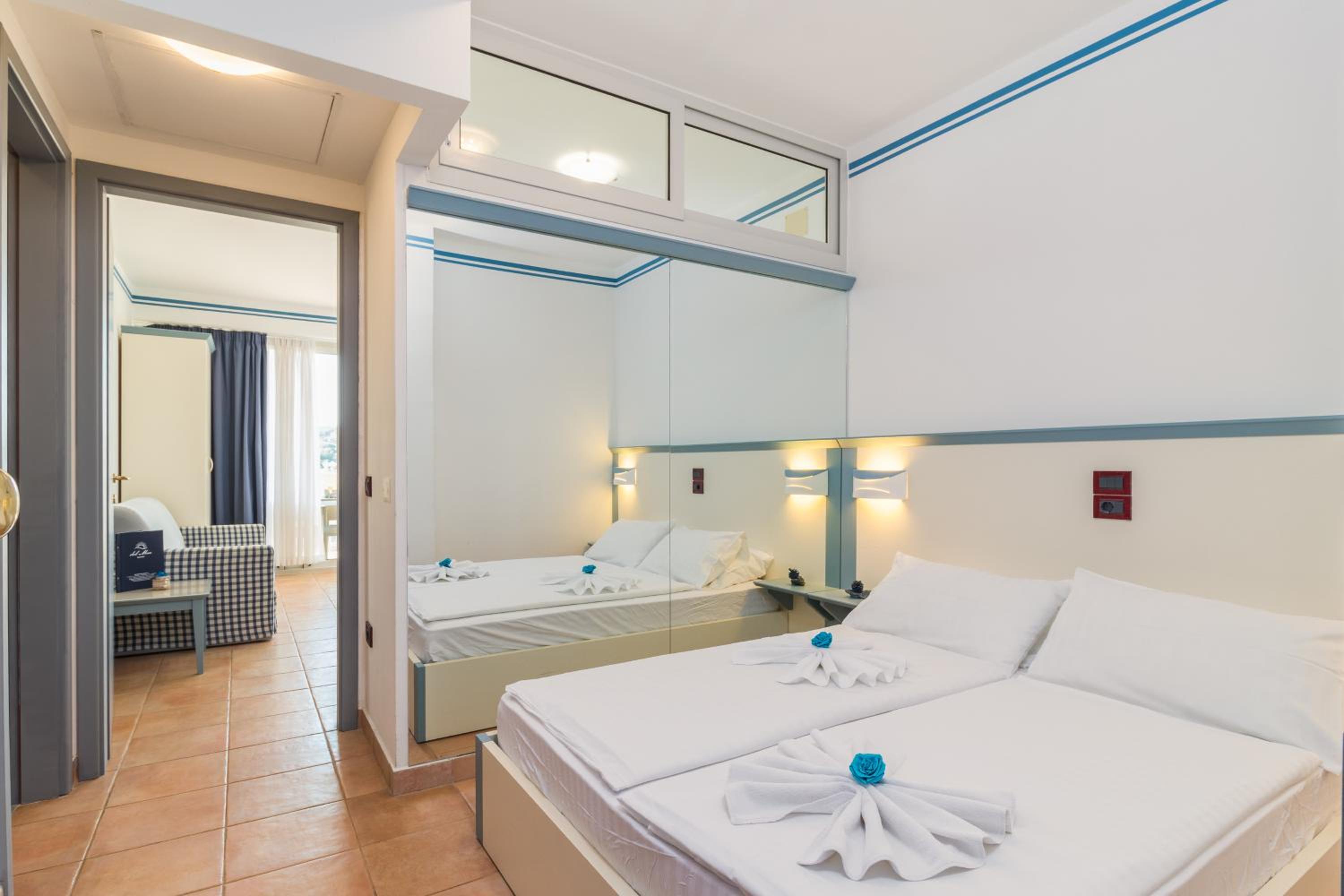 One-Bedroom Apartment with Balcony and Sea View (3 people)