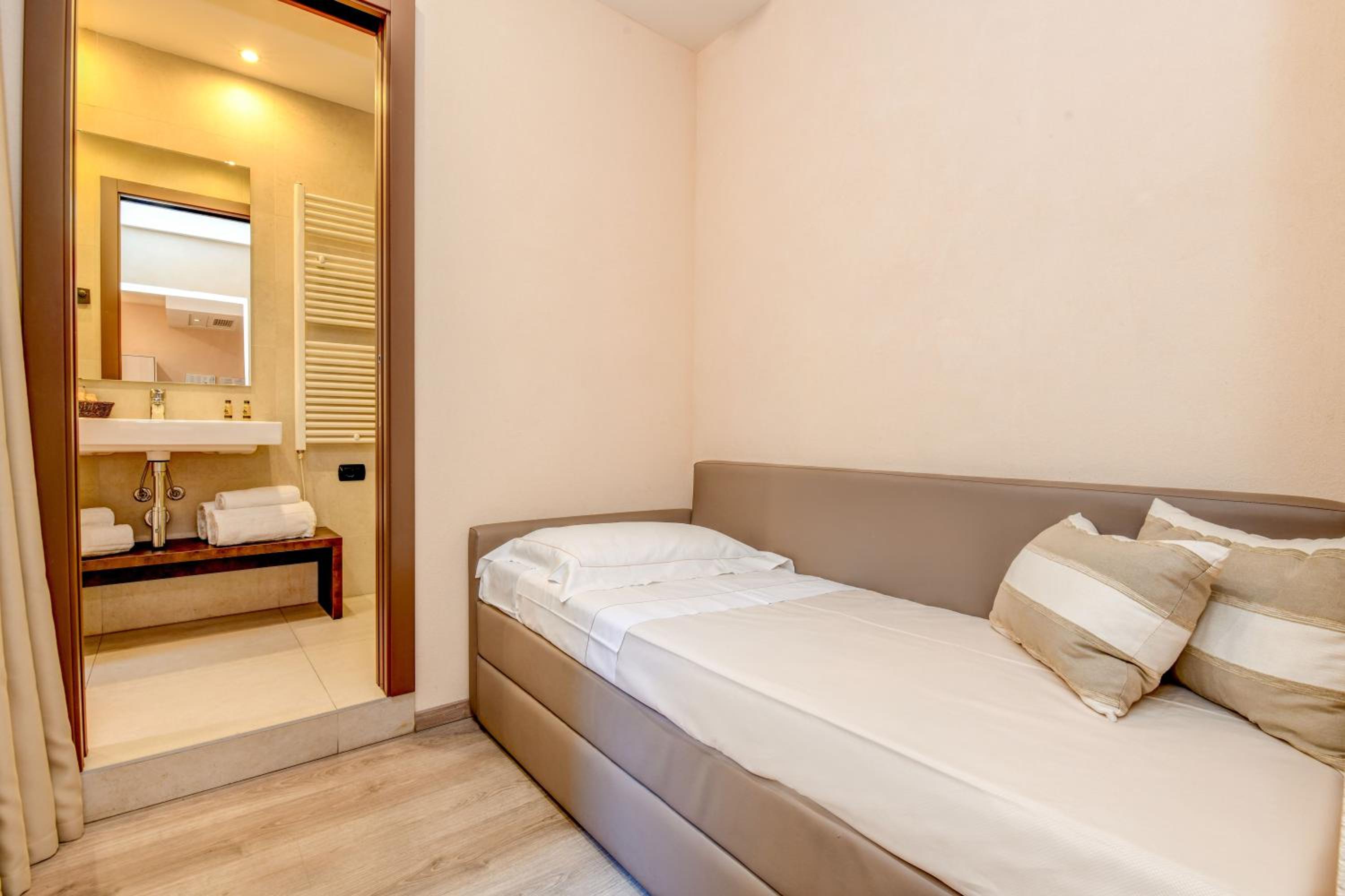 Economy Double or Twin Room - Photo 2