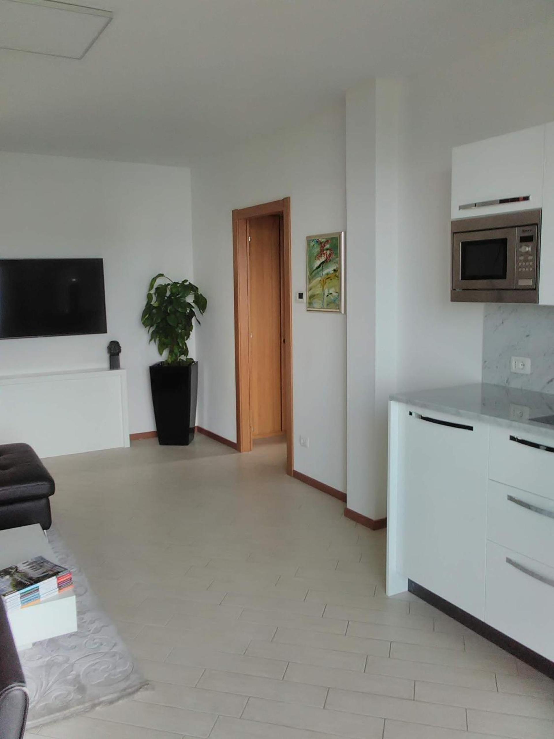 One-Bedroom Apartment - Photo 1
