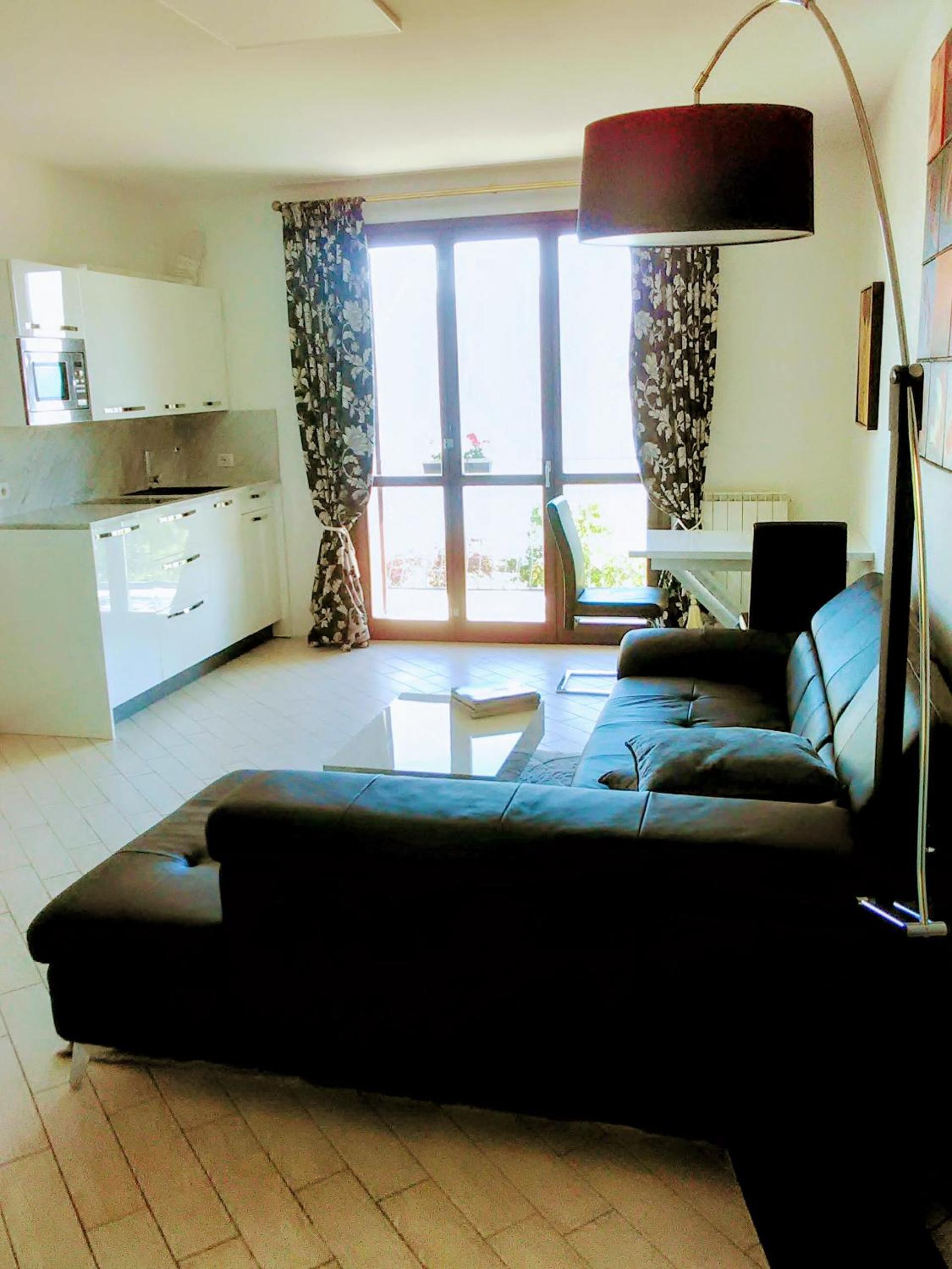 One-Bedroom Apartment - Photo 7