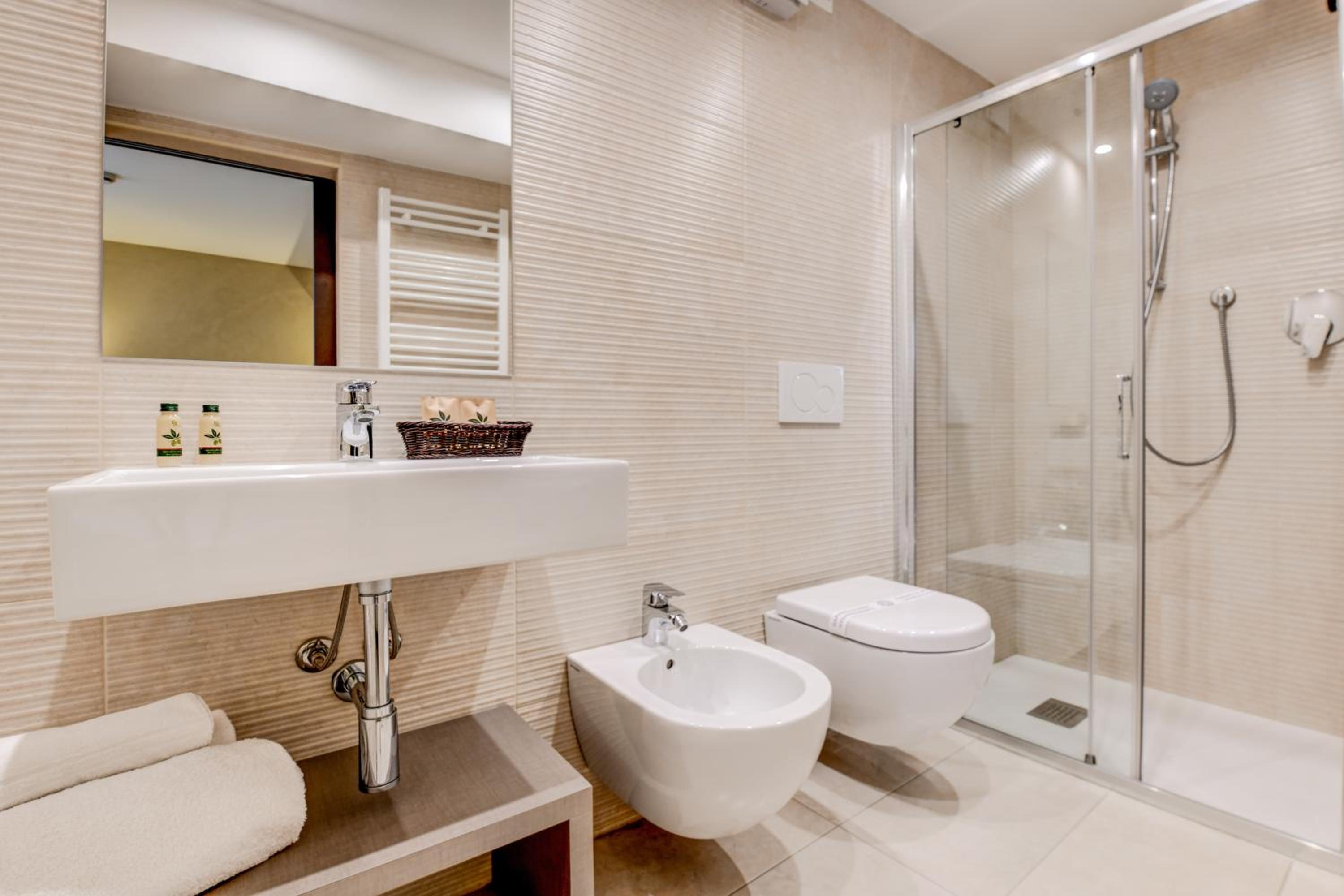 Standard Double Room - Photo 4