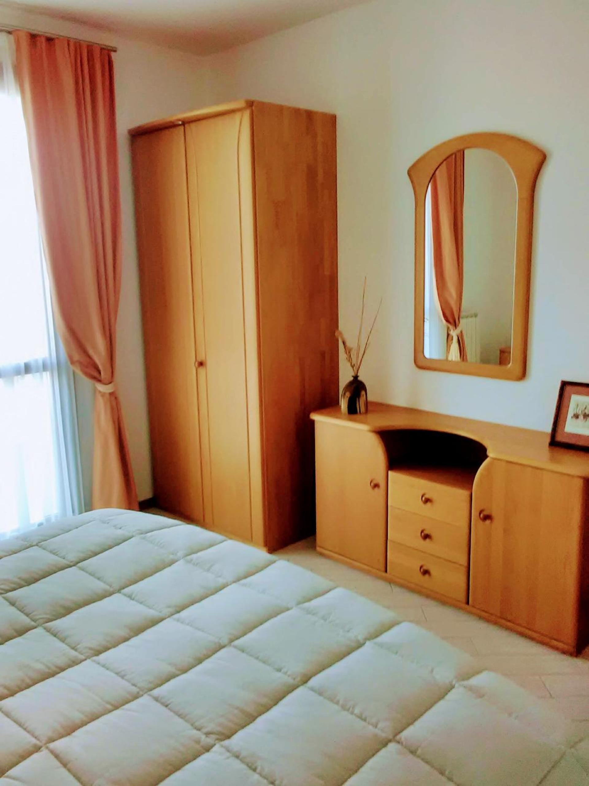 One-Bedroom Apartment - Photo 3