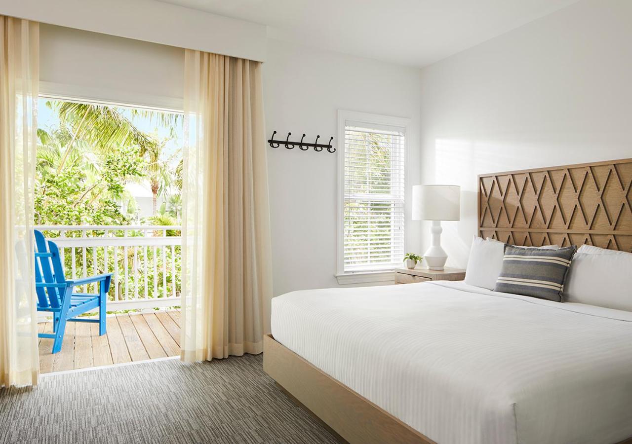 One-Bedroom Suite with Partial Water View - Photo 4