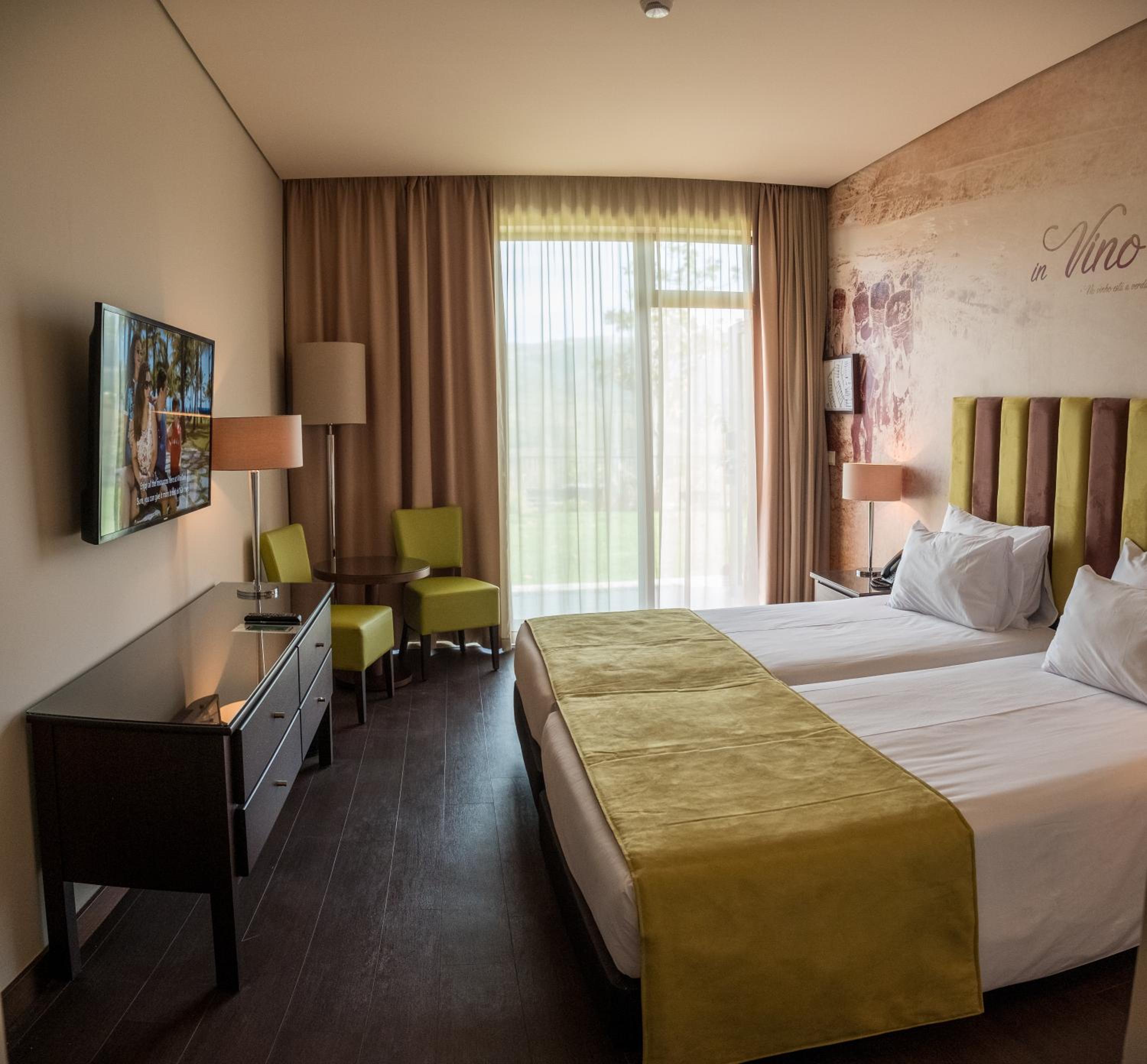 Twin Room - Photo 7